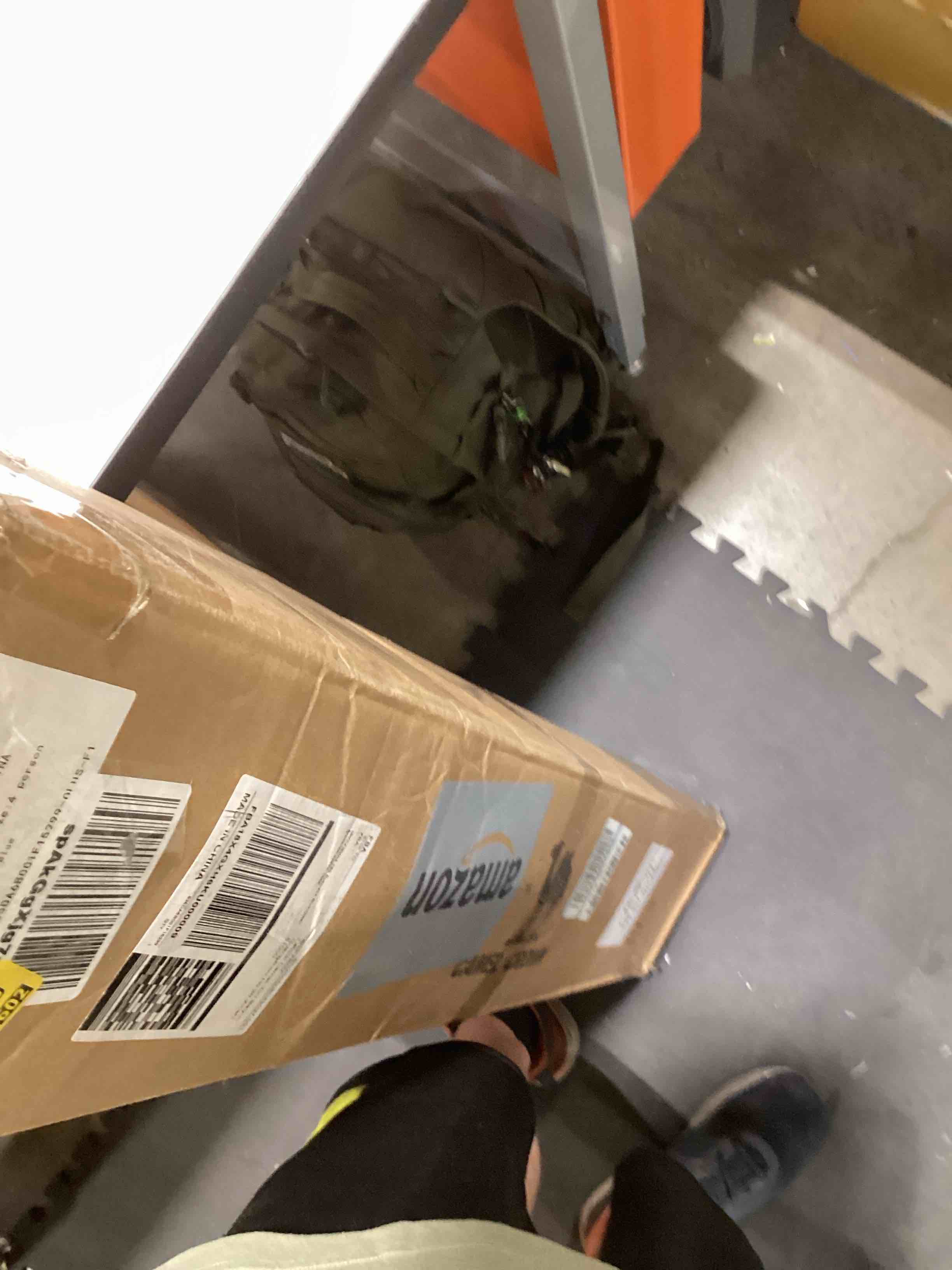 https://s3.amazonaws.com/lotting-images-prod/bidfta/GRA2376417_1757611876121.jpeg