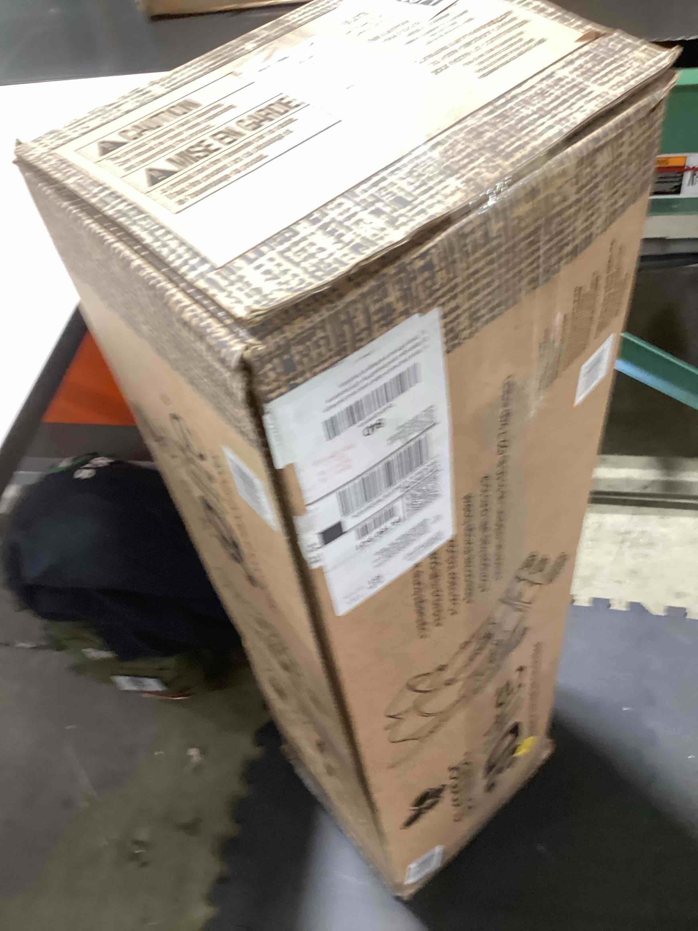 https://s3.amazonaws.com/lotting-images-prod/bidfta/GRA2376571_1757688739188.jpeg