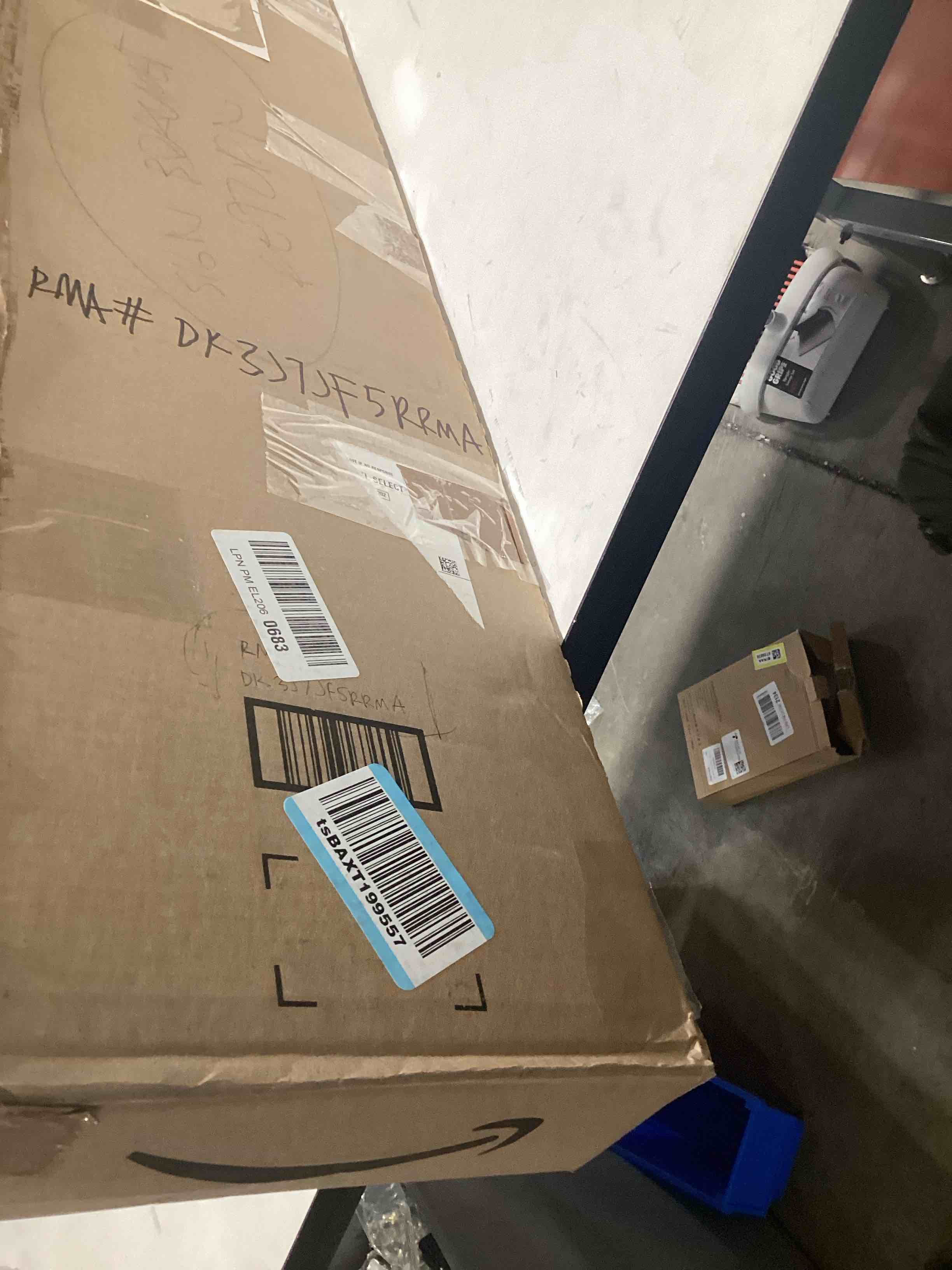 https://s3.amazonaws.com/lotting-images-prod/bidfta/GRA2376707_1757955184389.jpeg