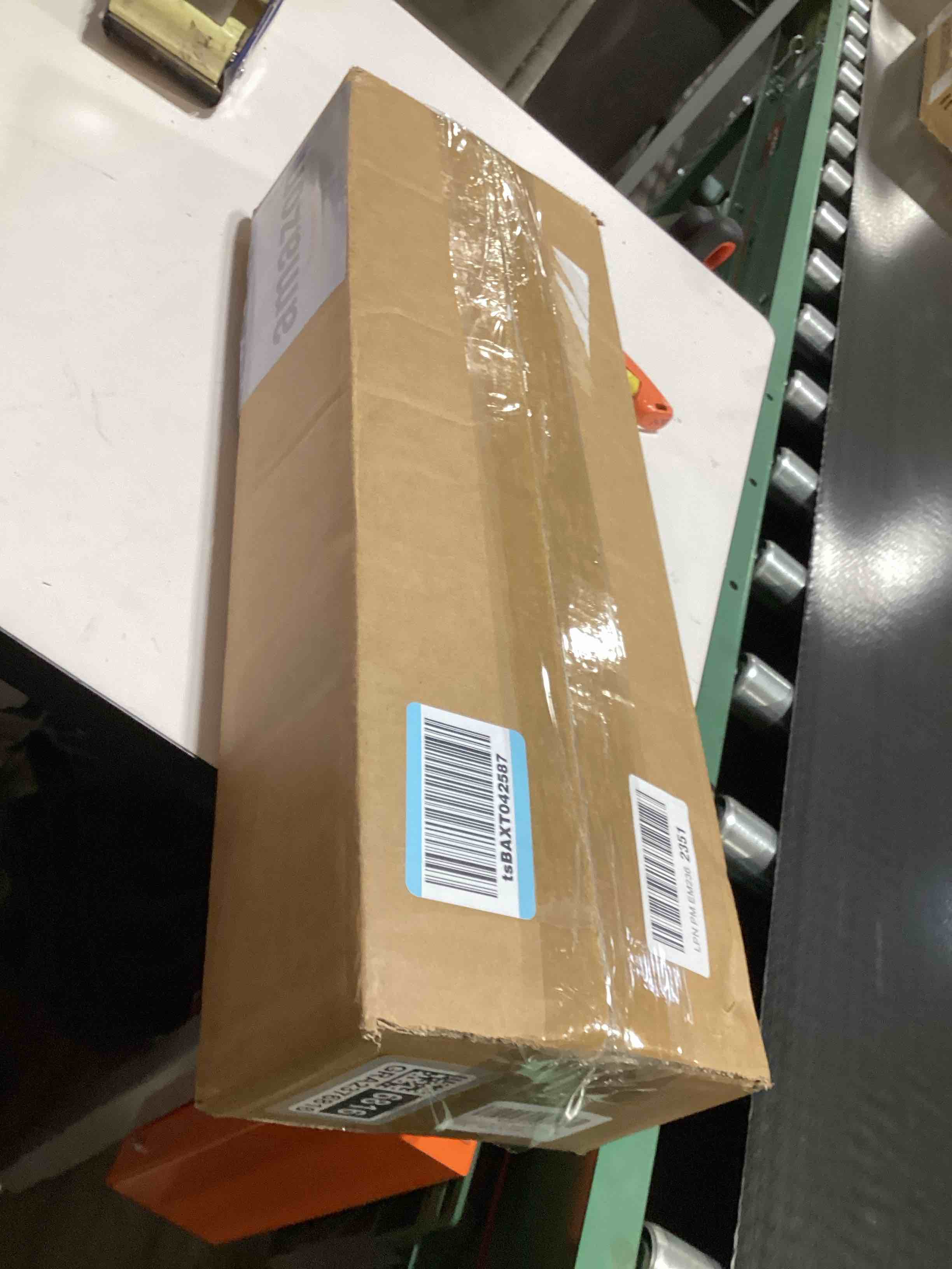 https://s3.amazonaws.com/lotting-images-prod/bidfta/GRA2376816_1758034408979.jpeg