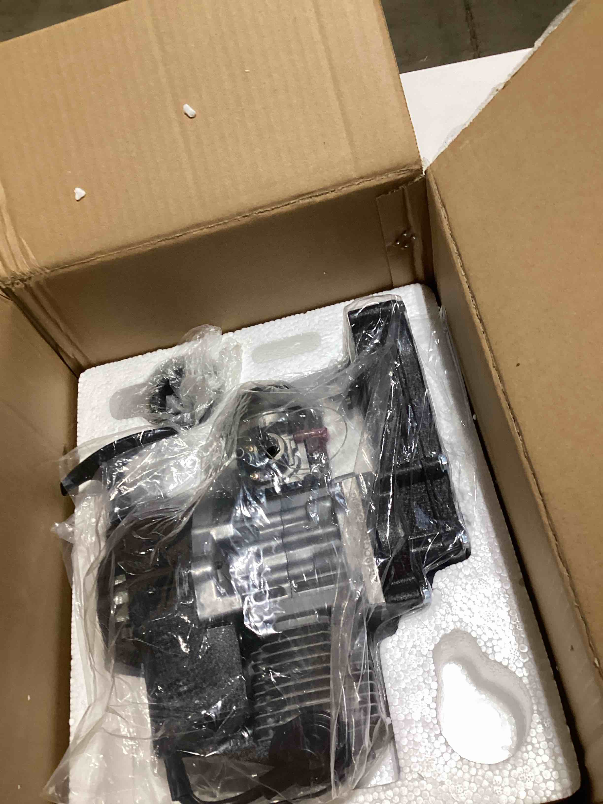 https://s3.amazonaws.com/lotting-images-prod/bidfta/GRA2376825_1758034987998.jpeg