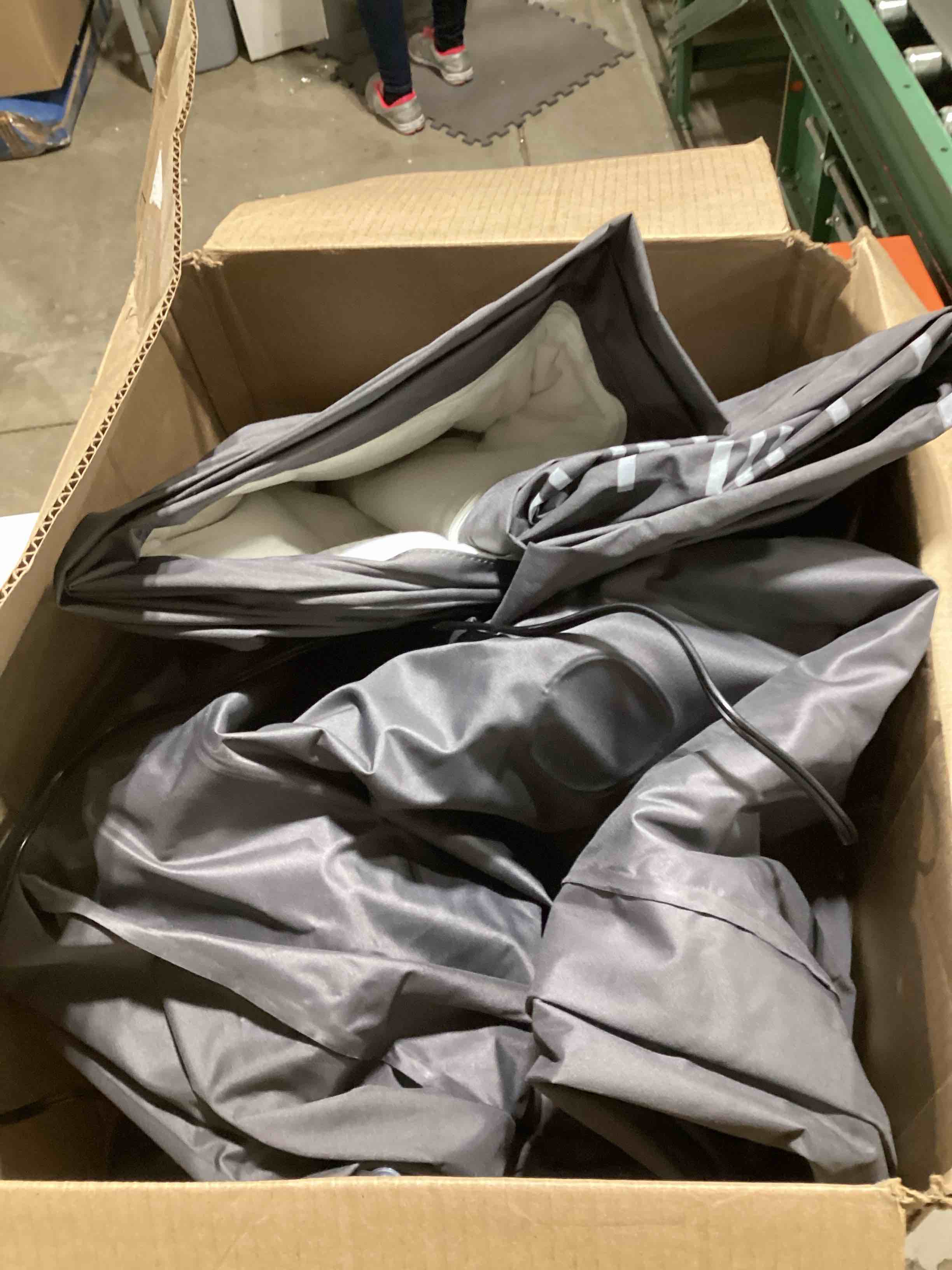 CHILLSUN 2025 Upgraded Queen Air Mattress with Built in Pump, 3 Mins Quick Self-Inflation Blow Up Mattress, 18" Luxury Flocked Top Inflatable Mattress, Airbed for Camping Guests and Home Not tested