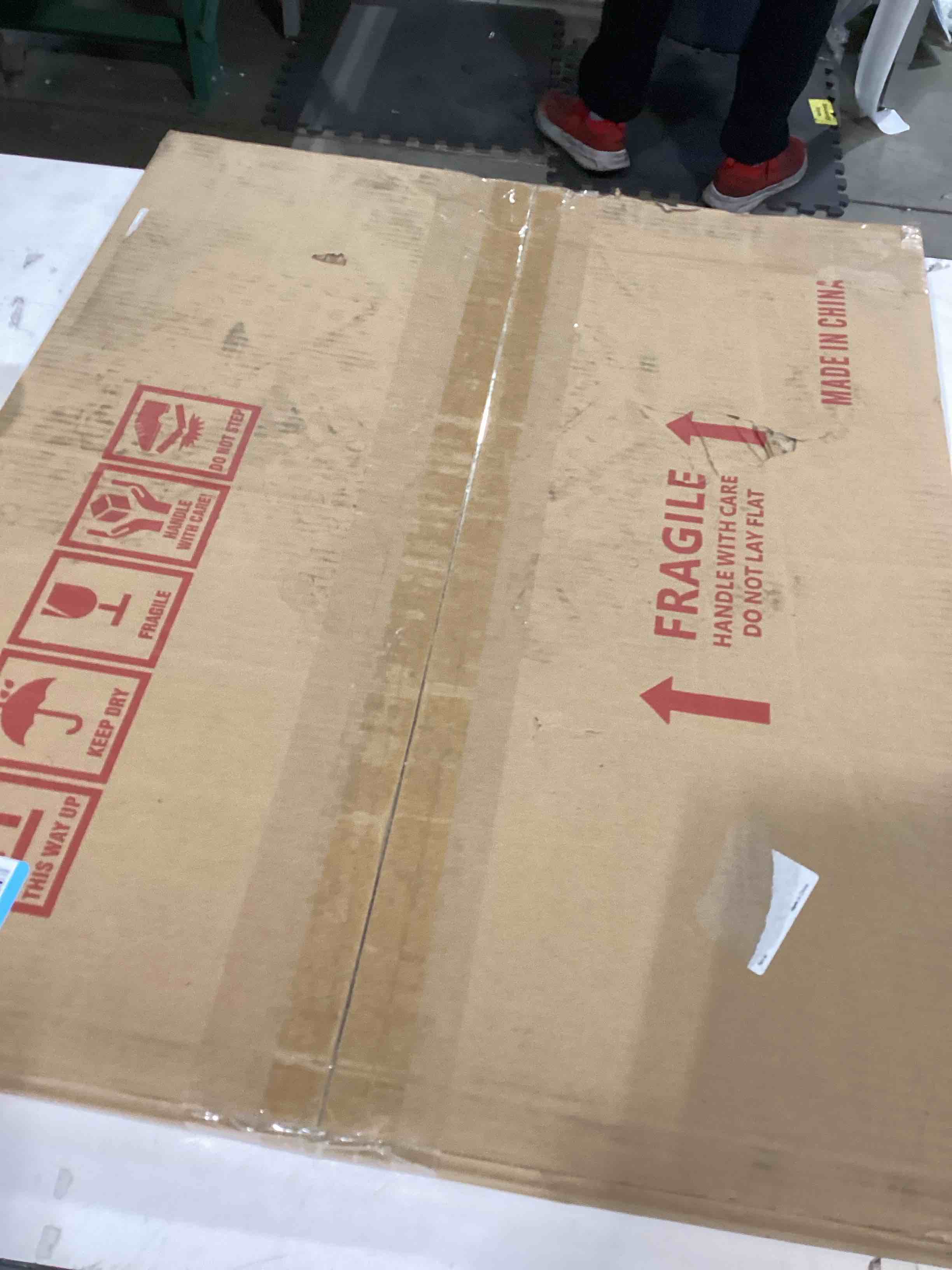 Condition photo showing As Is for LaVie Home 20x25 Picture Frame Black, Puzzles Frame for Wall Decoration, Classic Black Minimalist Style Suitable for Decorating Houses, Offices, Hotels, Puzzles Posters Photos or Artwork?1 Pack? 20x25 Black