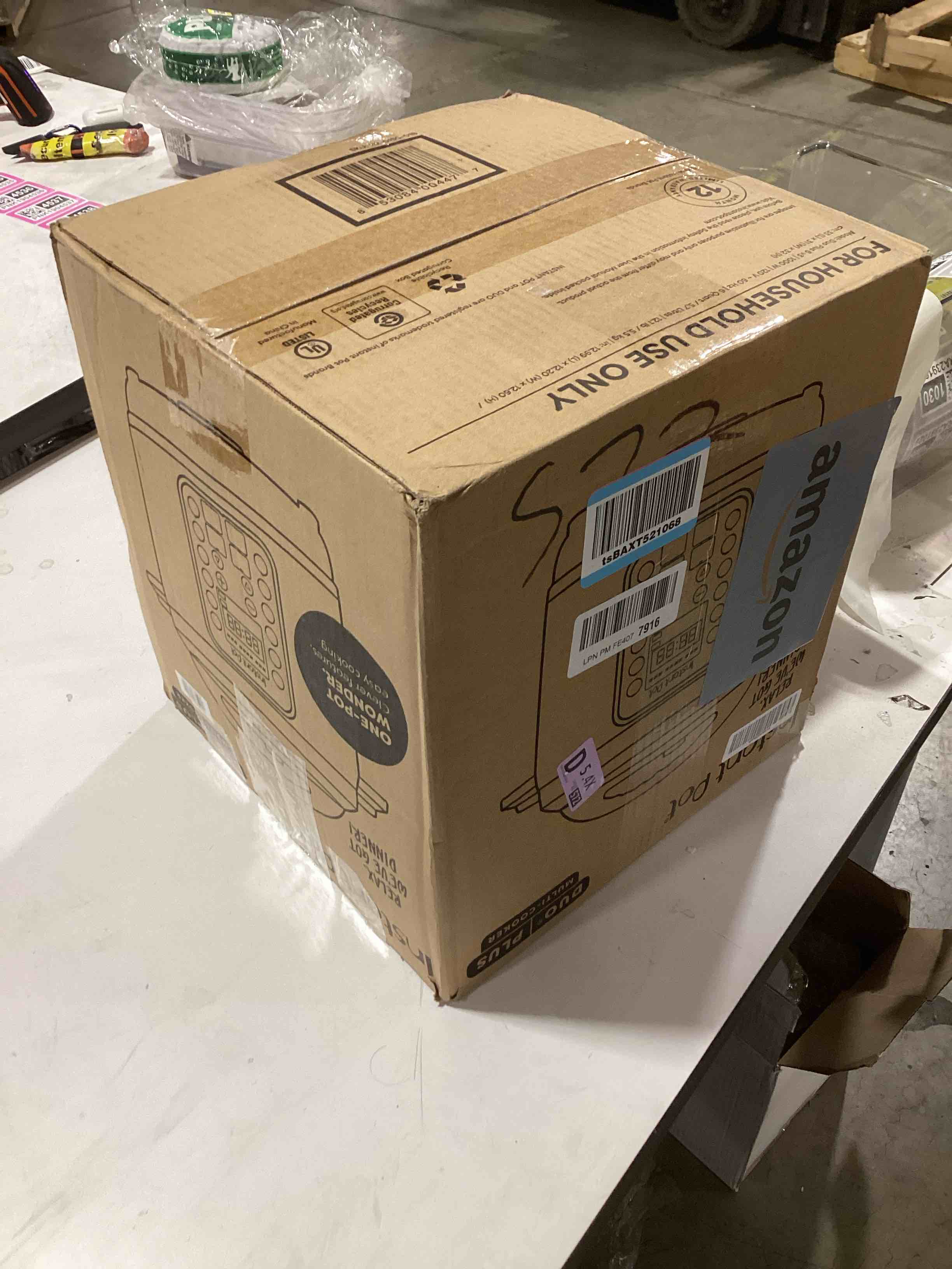 Instant Pot Duo Plus 9-in-1 Multicooker, Pressure Cooker, Slow Cook, Rice Maker, Steamer, Sauté, Yog