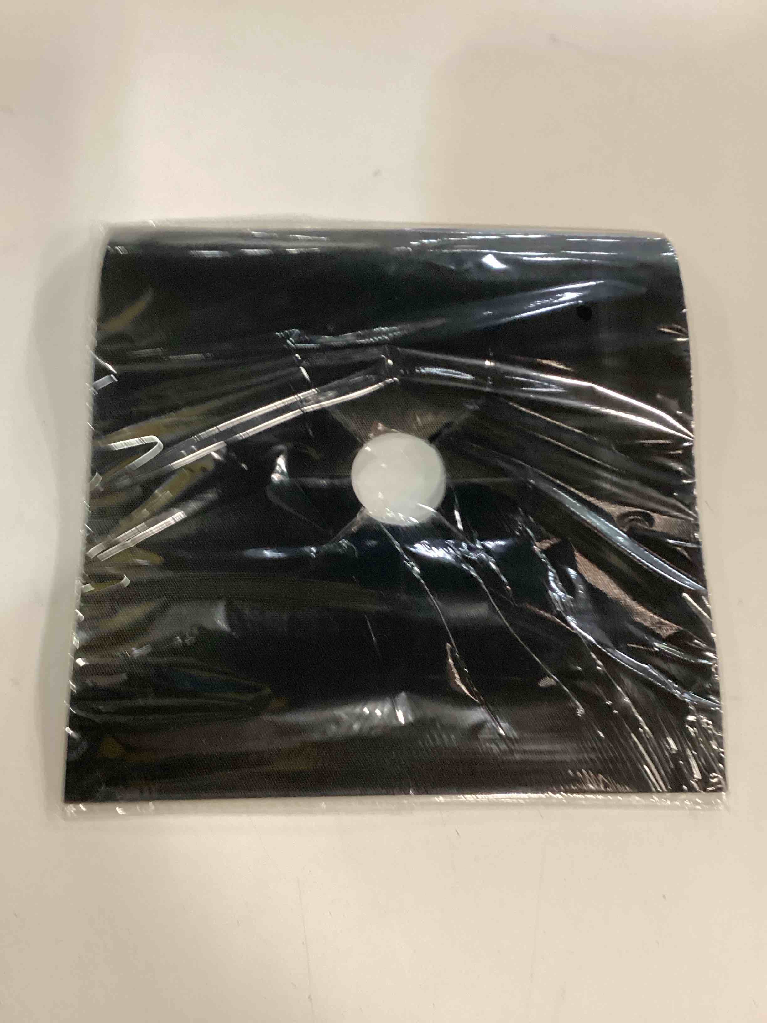 Condition photo showing Good Condition for Stainless Steel Stove Gap Covers With Clips – Adjustable Stove Gap Filler & Guard For Gas Stoves, Oven & Countertop Covers, Heat-resistant, Easy Installation, High-quality And Attractive(Color is Black)