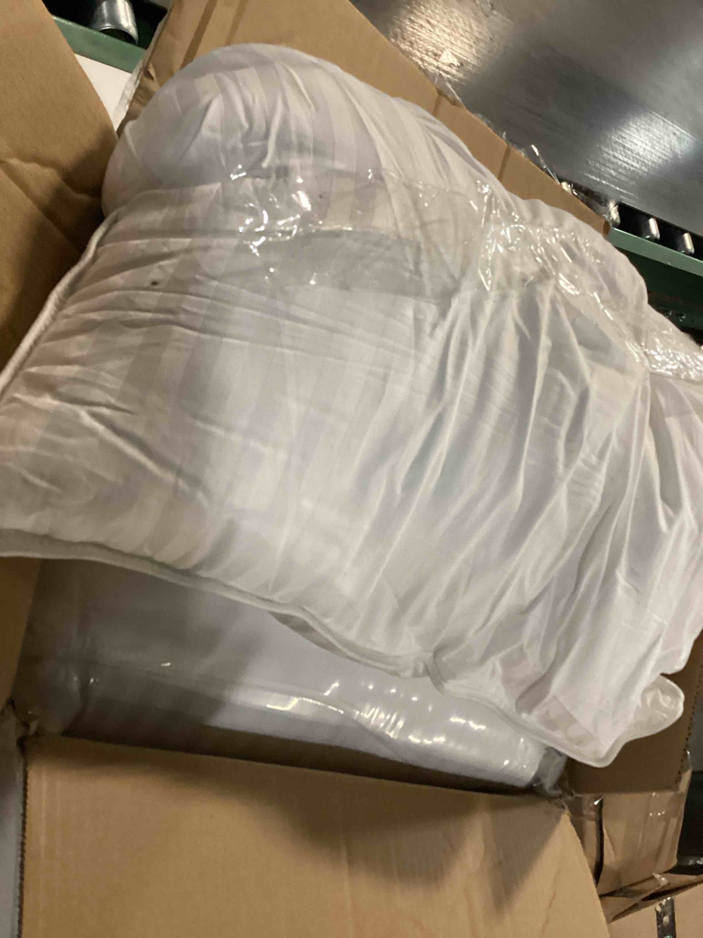 Condition photo showing As Is for Beckham Hotel Collection Bed Pillows Standard/Queen Size Set of 2 - Original Soft Down Alternative Pillow for Sleeping - Soft Support for Back, Stomach or Side Sleepers Queen / Standard White