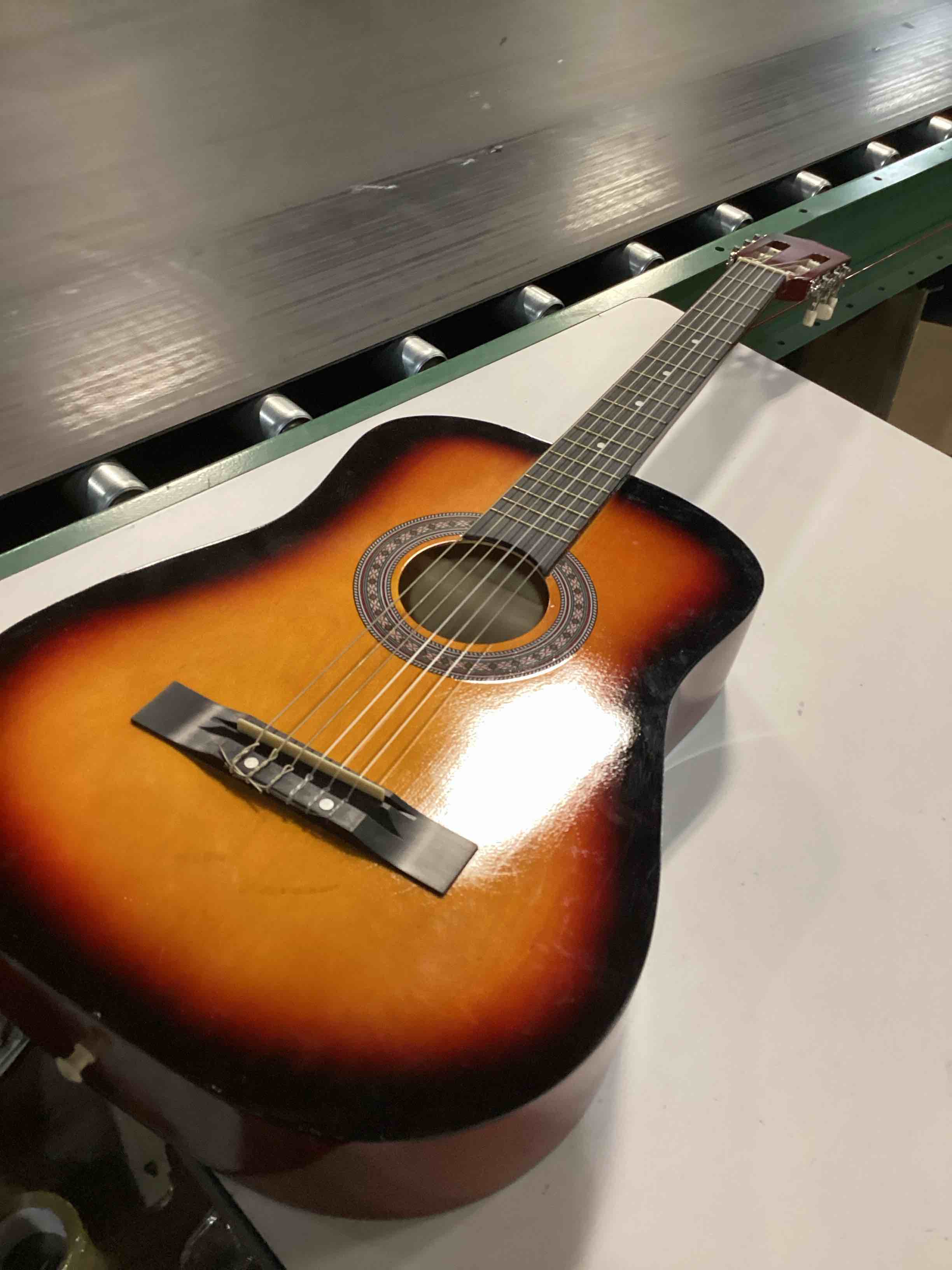 Condition photo showing As Is for 1pcs Classic Guitar 38 Inches 6 Strings Guitar Wooden Guitar for Students Beginners (Wood) (Color : Classic Guitar red1, Size : 38inch)