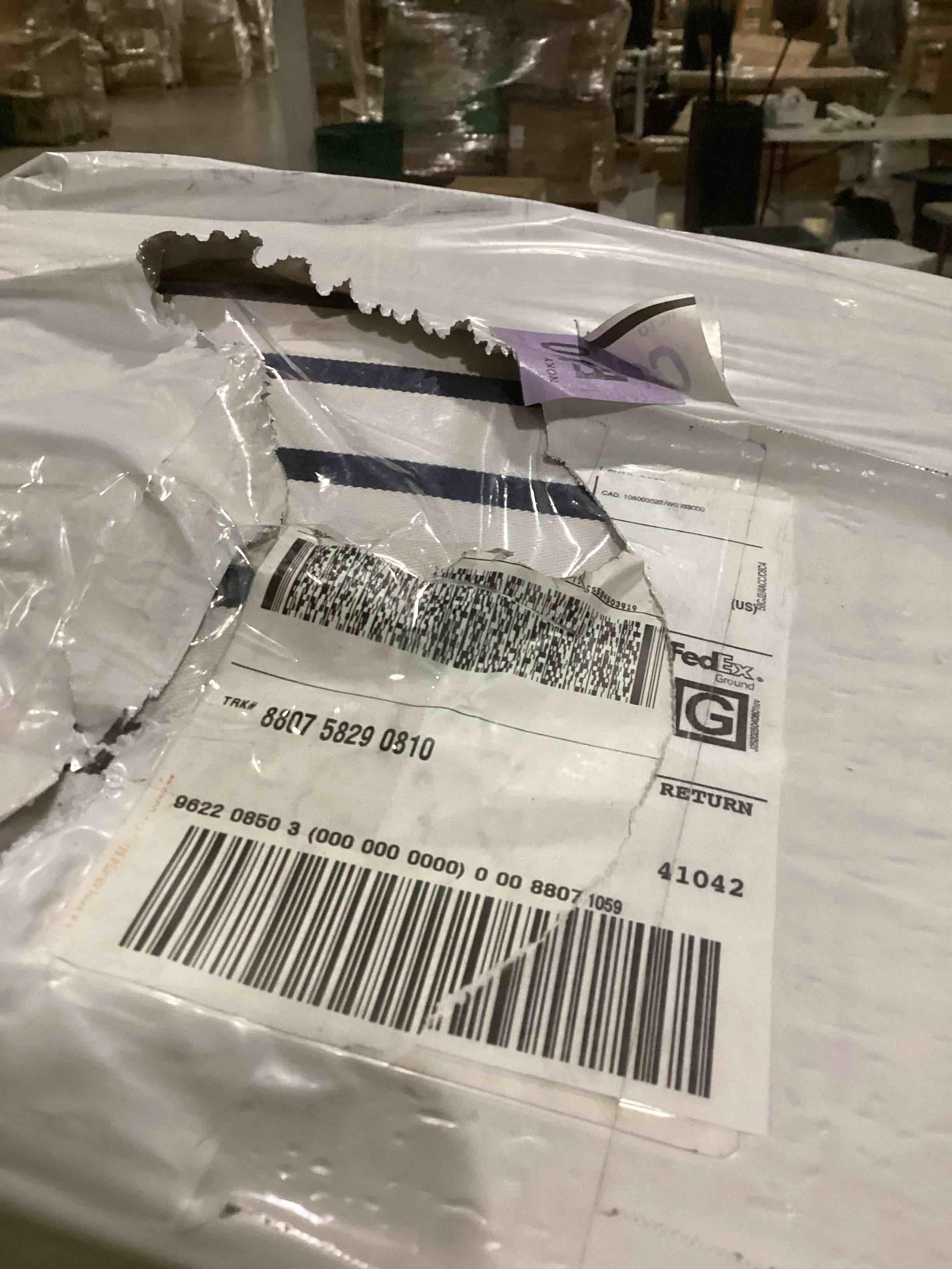 https://s3.amazonaws.com/lotting-images-prod/bidfta/GRA2464497_1749138793398.jpeg