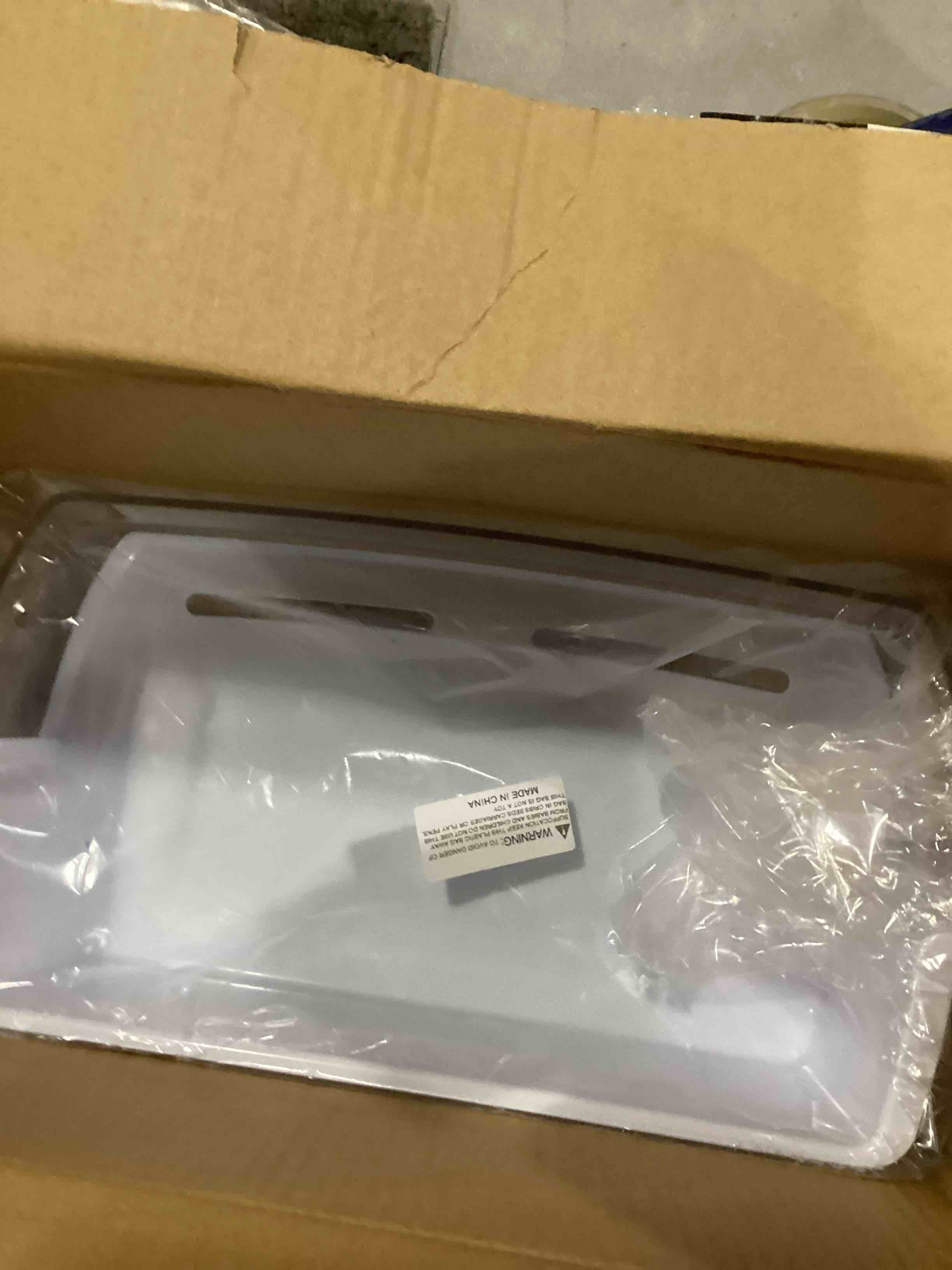 https://s3.amazonaws.com/lotting-images-prod/bidfta/GRA2465083_1749922132396.jpeg