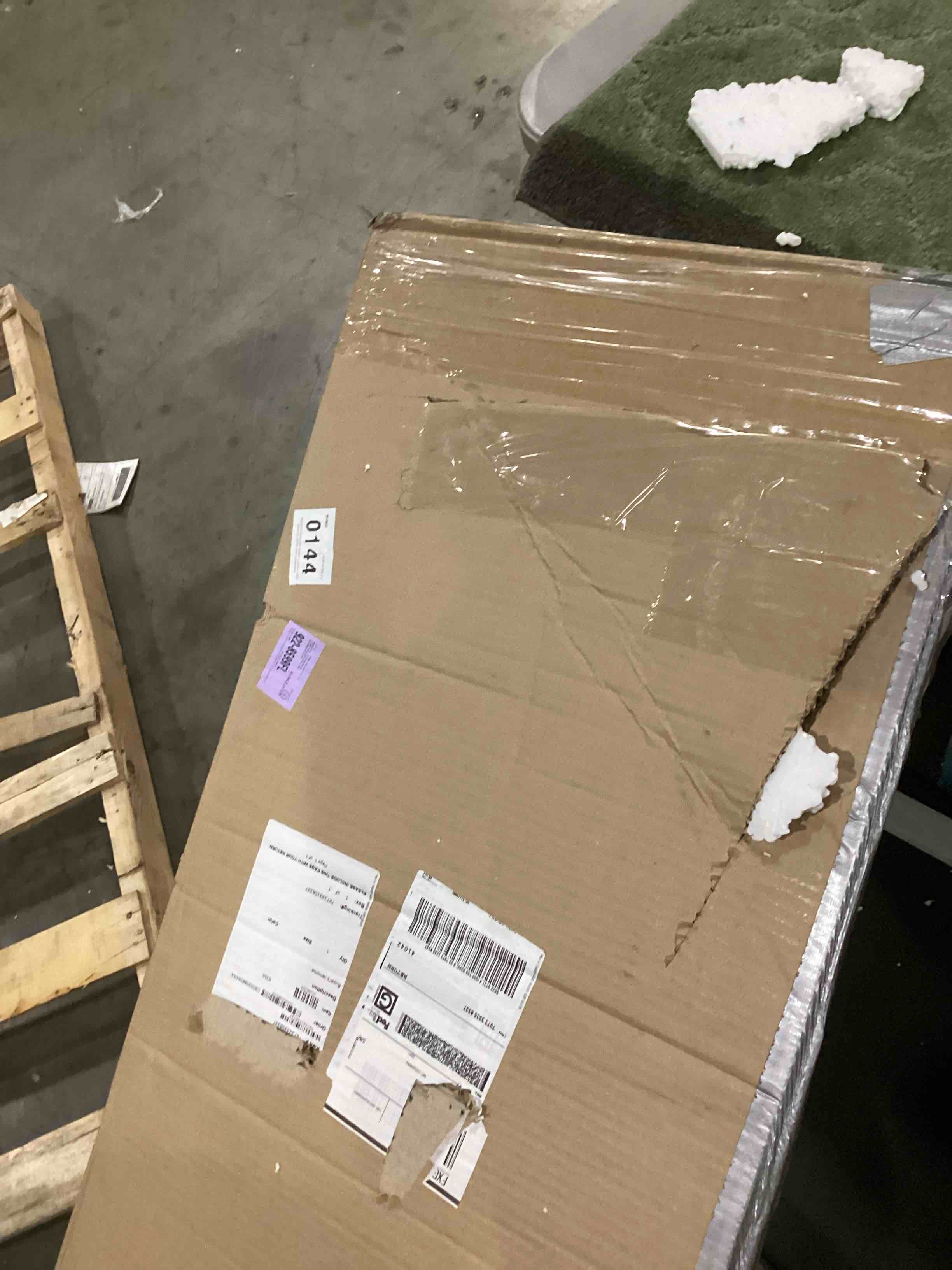 https://s3.amazonaws.com/lotting-images-prod/bidfta/GRA2465259_1750268207087.jpeg