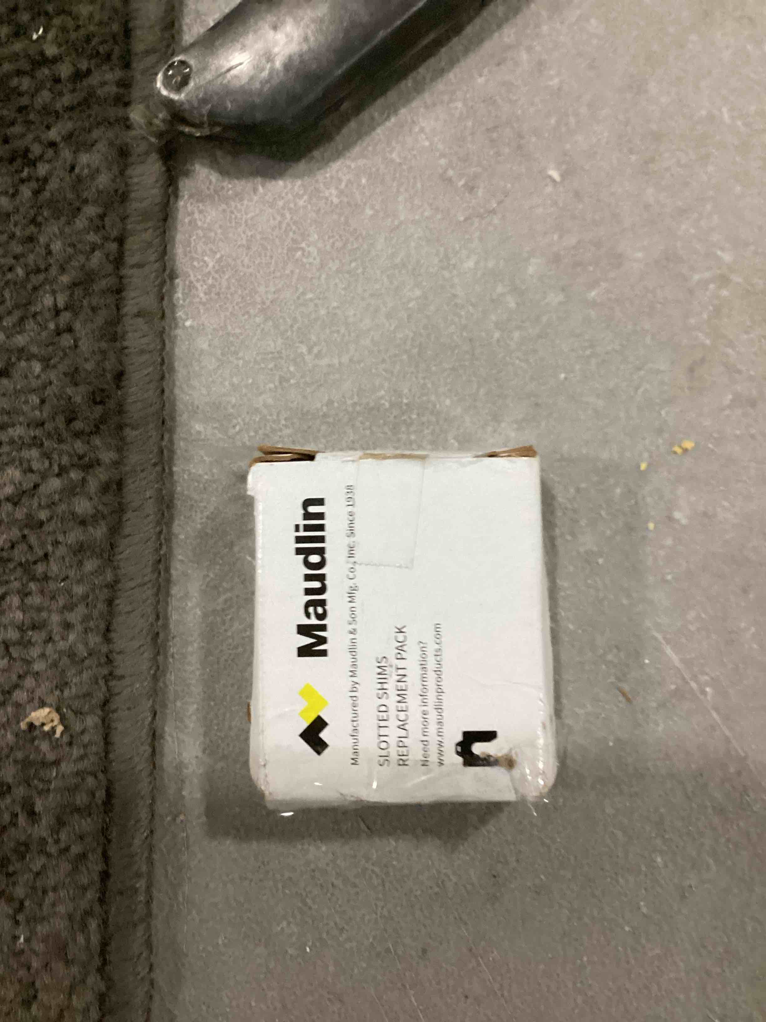 https://s3.amazonaws.com/lotting-images-prod/bidfta/GRA2465304_1750340369314.jpeg