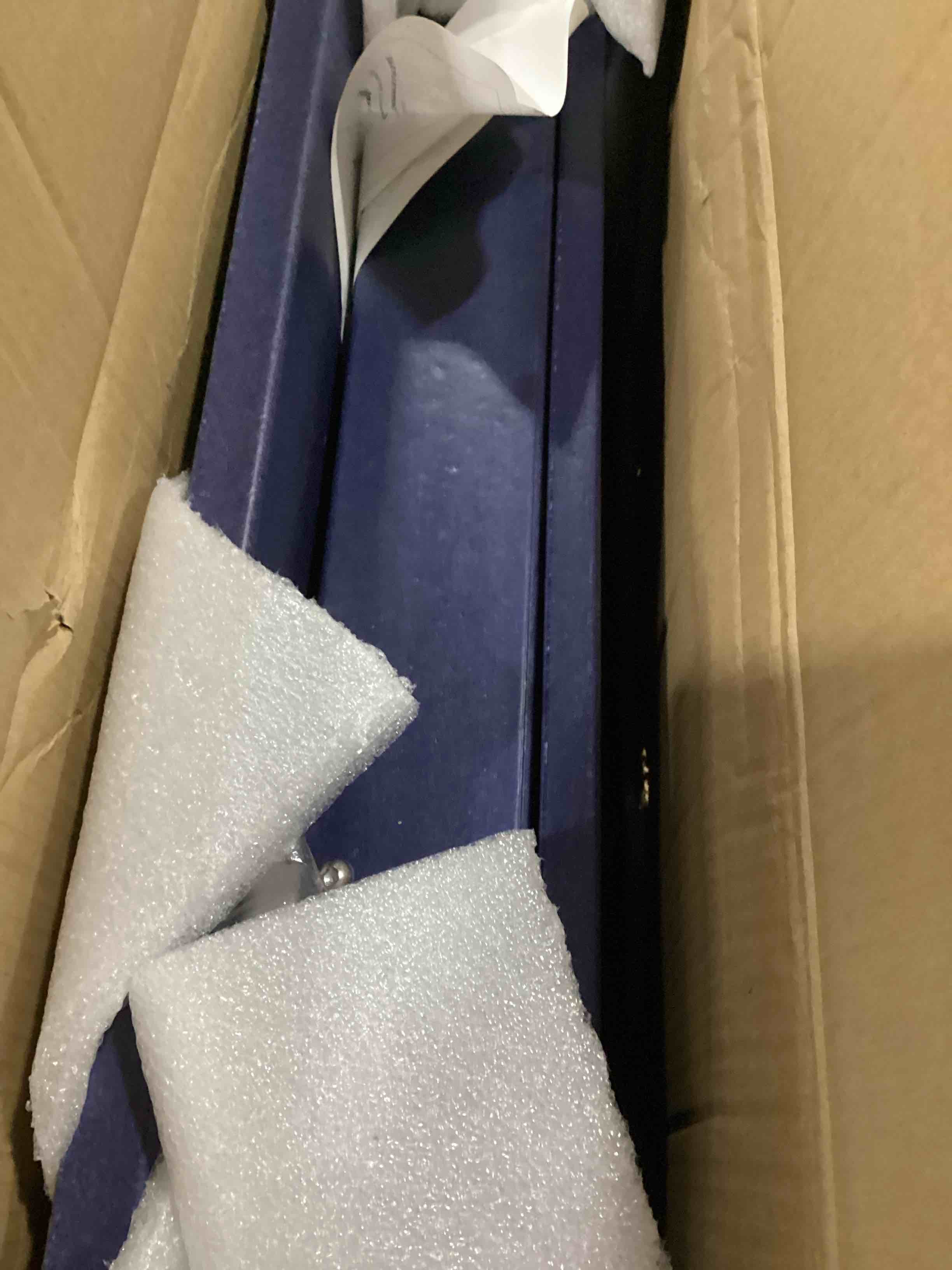 https://s3.amazonaws.com/lotting-images-prod/bidfta/GRA2465630_1750939959918.jpeg
