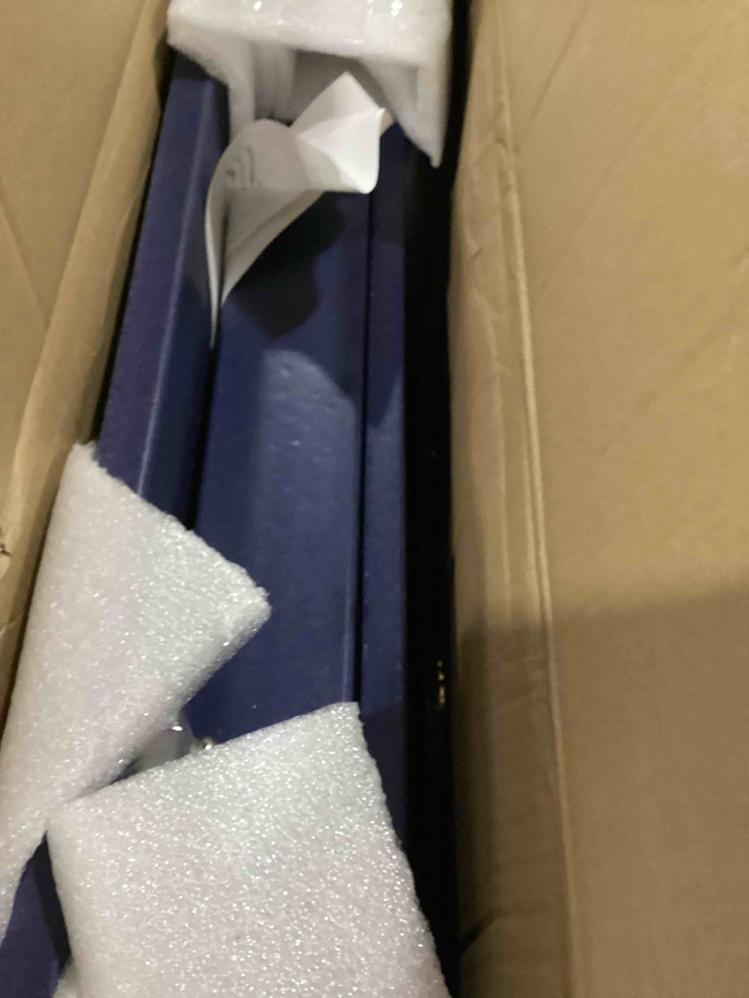 https://s3.amazonaws.com/lotting-images-prod/bidfta/GRA2465630_1750939963591.jpeg