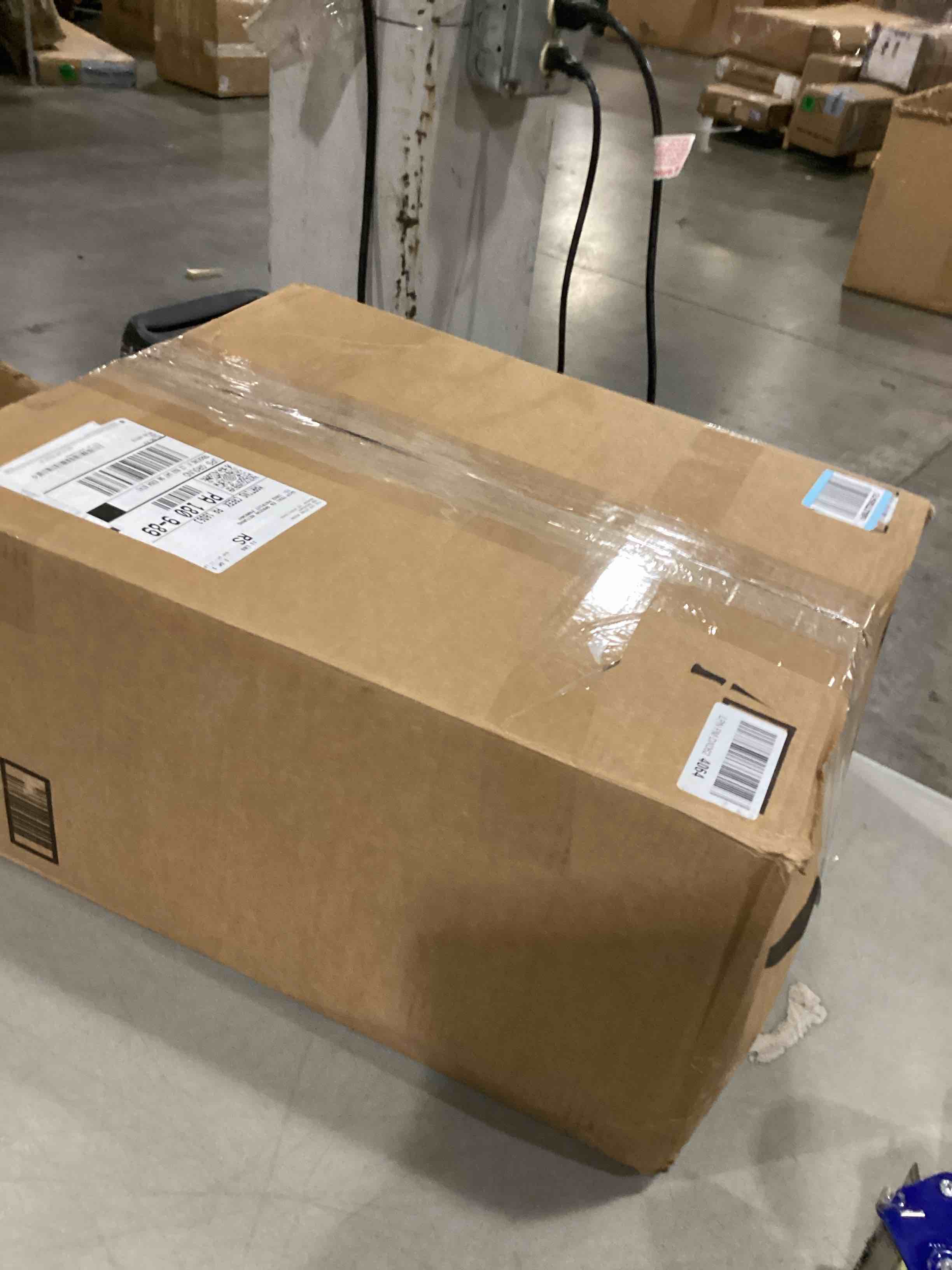 https://s3.amazonaws.com/lotting-images-prod/bidfta/GRA2468798_1748541241541.jpeg