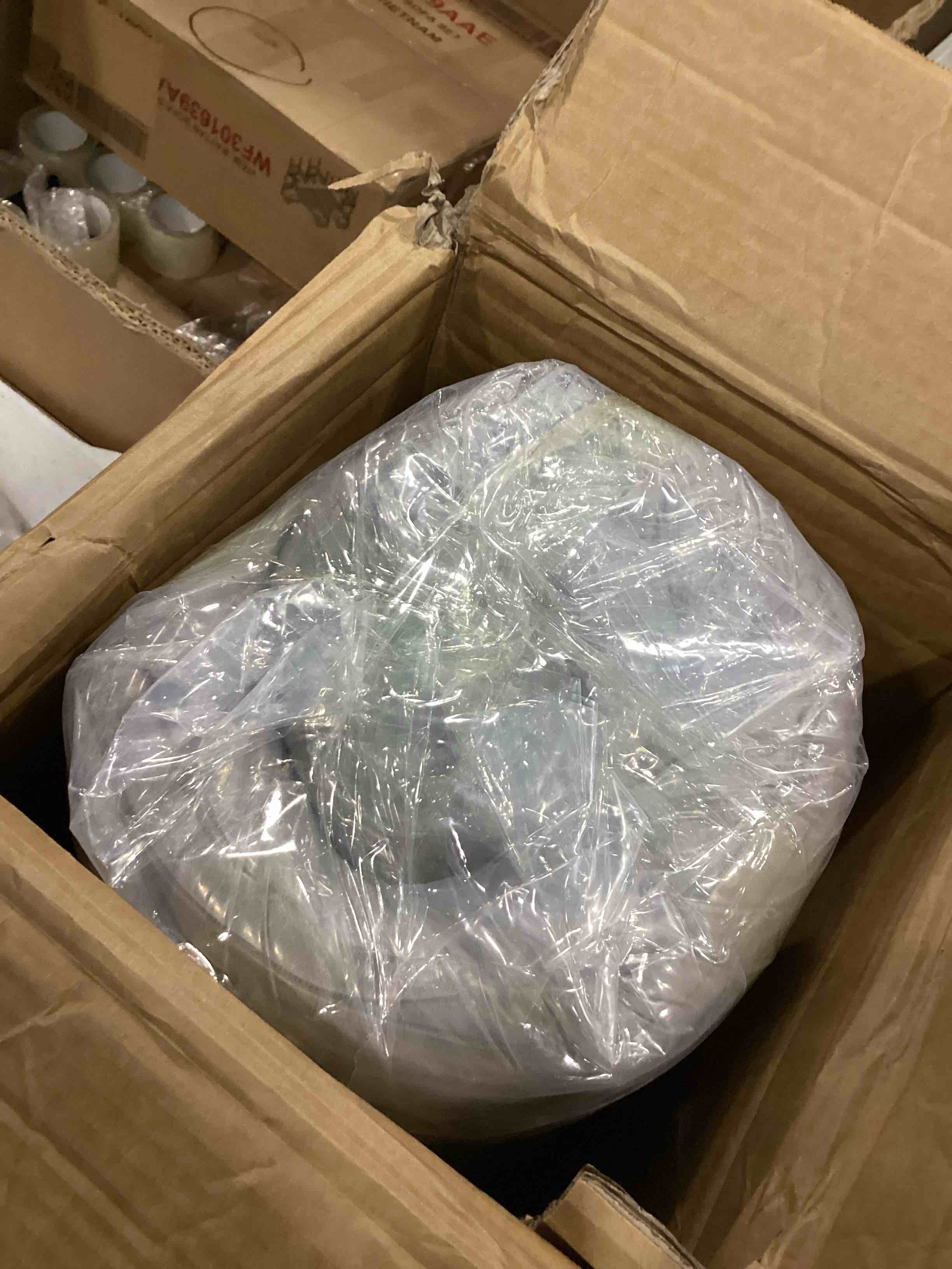 https://s3.amazonaws.com/lotting-images-prod/bidfta/GRA2468940_1748863088419.jpeg