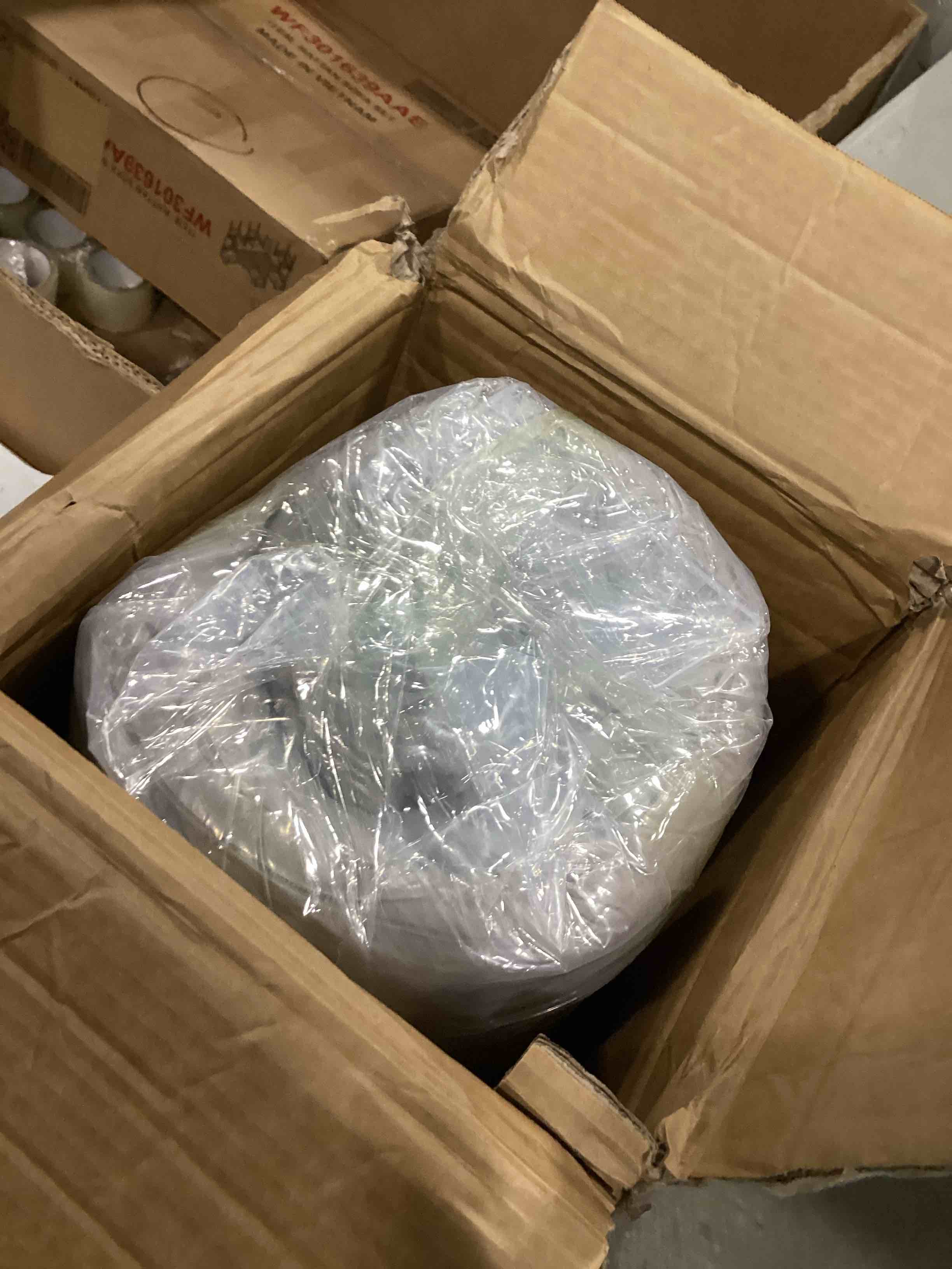 https://s3.amazonaws.com/lotting-images-prod/bidfta/GRA2468940_1748863089294.jpeg