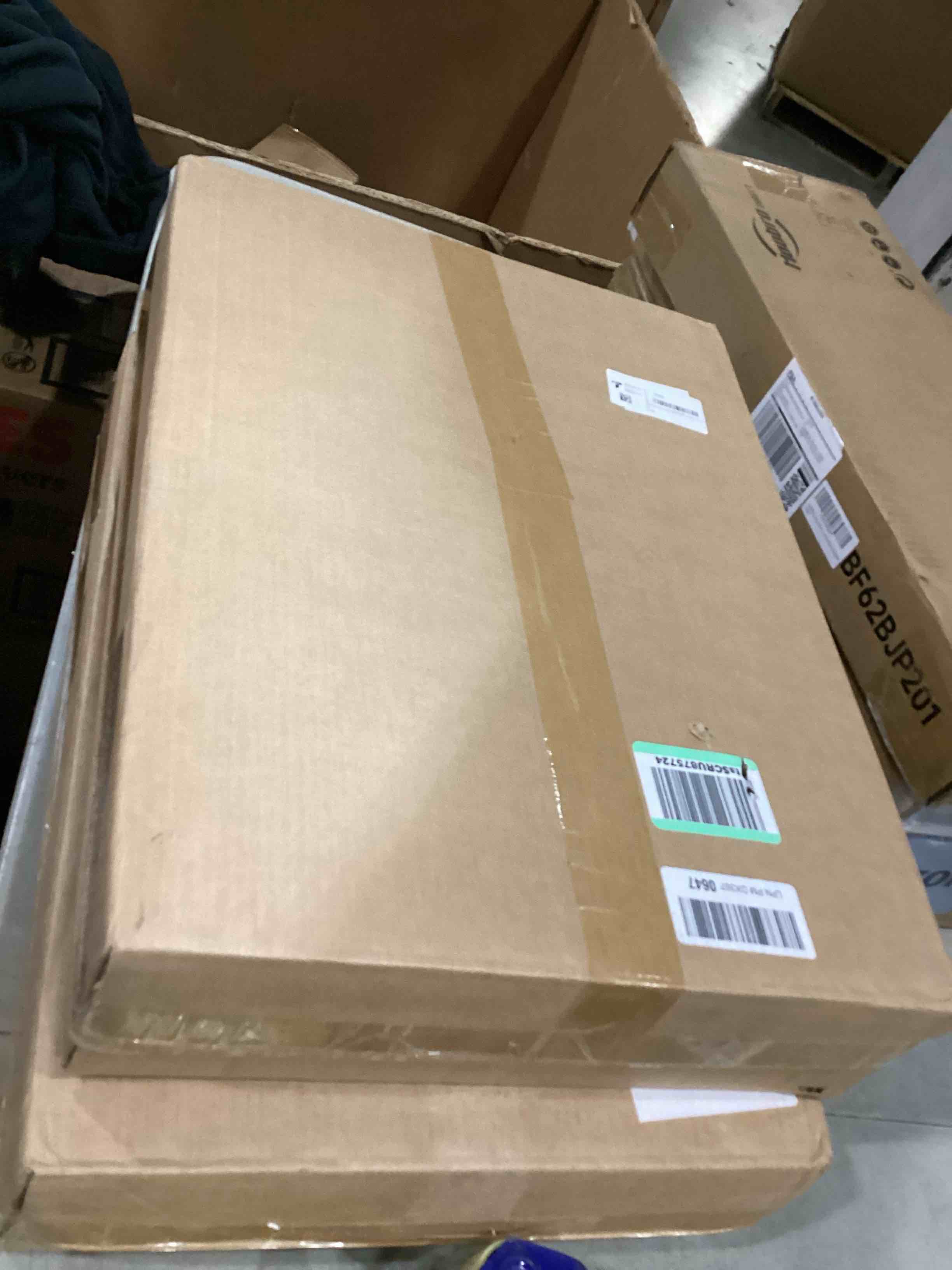 https://s3.amazonaws.com/lotting-images-prod/bidfta/GRA2468990_1748879406740.jpeg
