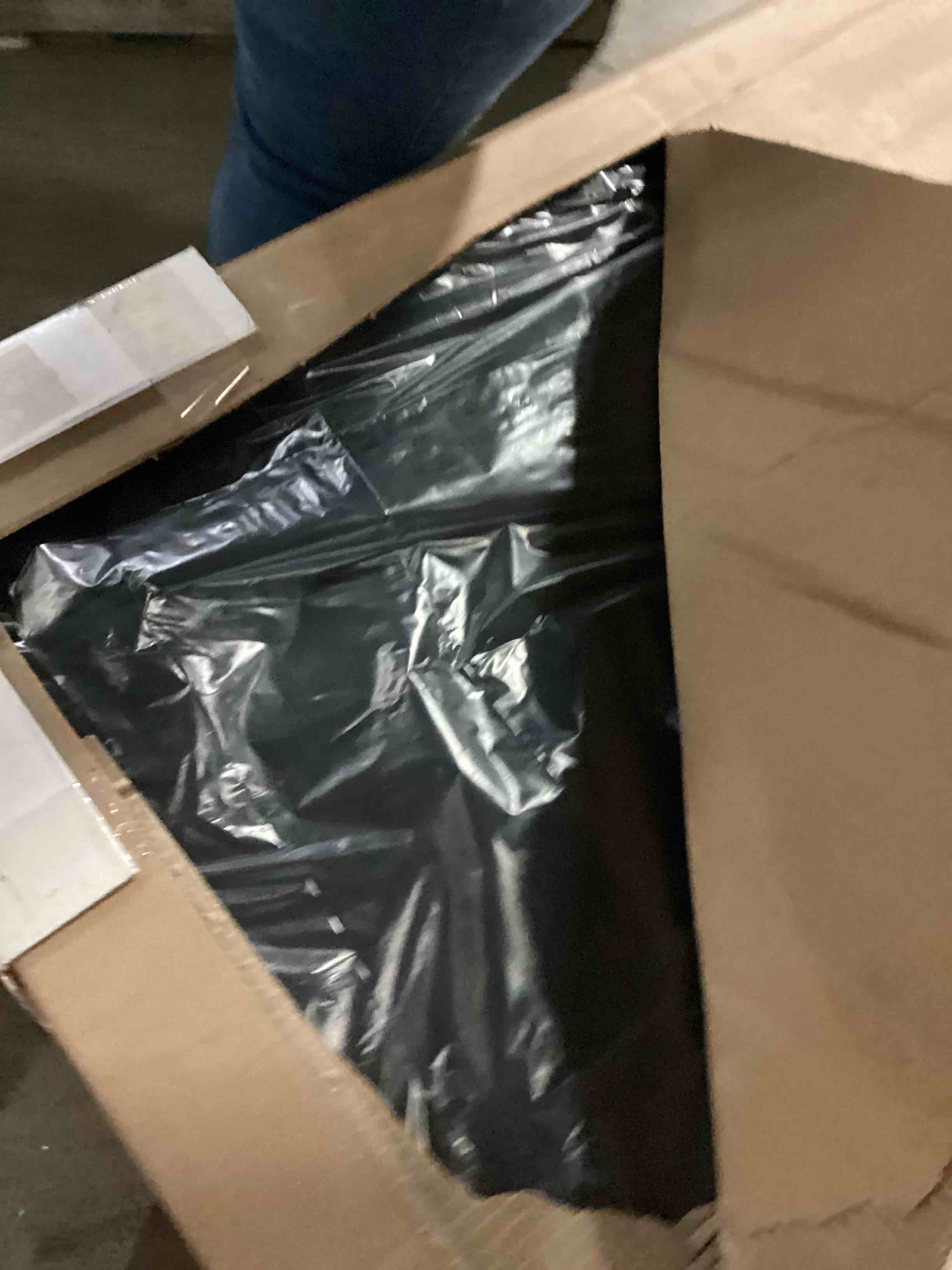 https://s3.amazonaws.com/lotting-images-prod/bidfta/GRA2469081_1748953065866.jpeg