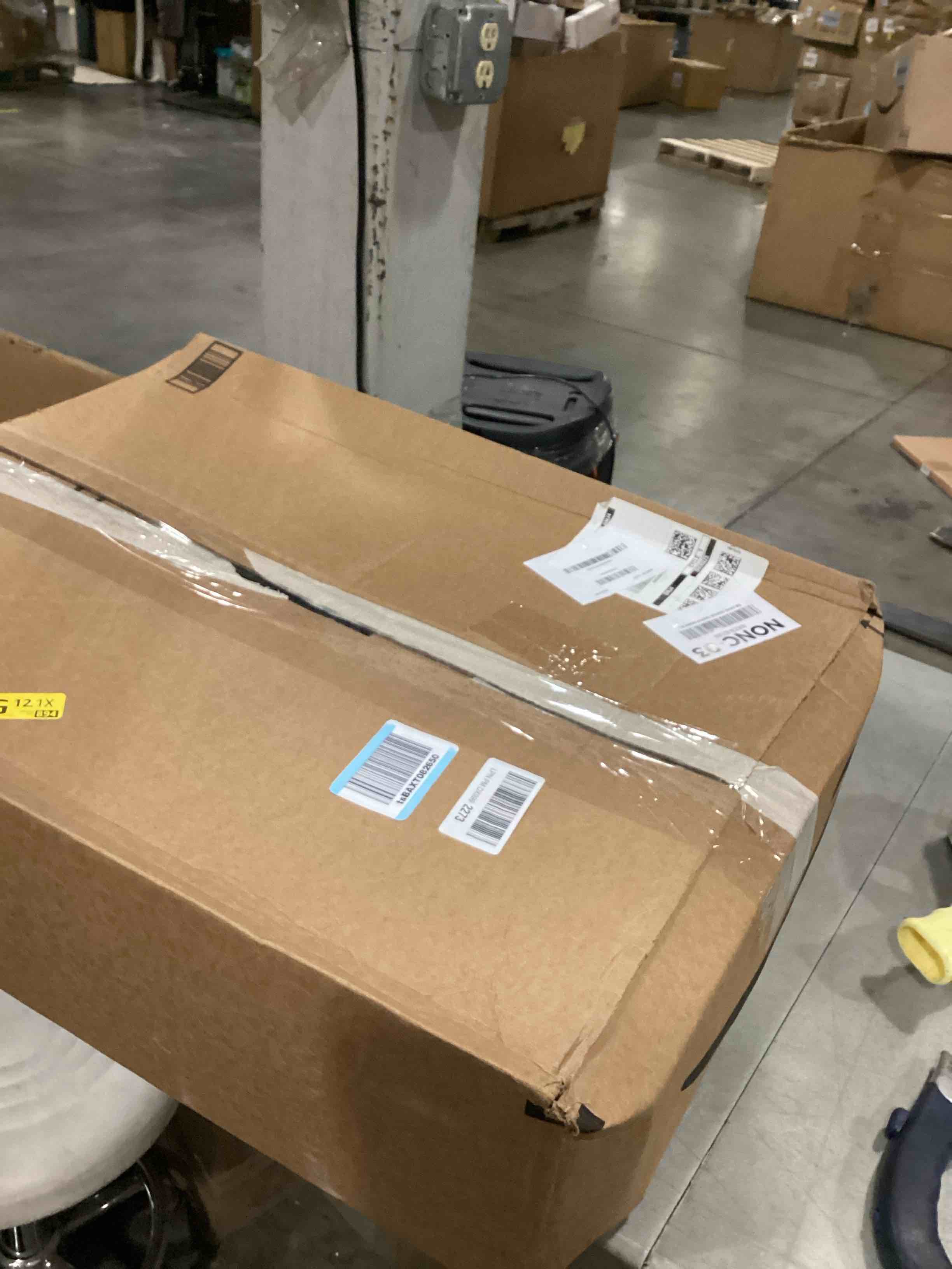 https://s3.amazonaws.com/lotting-images-prod/bidfta/GRA2469808_1749470859890.jpeg