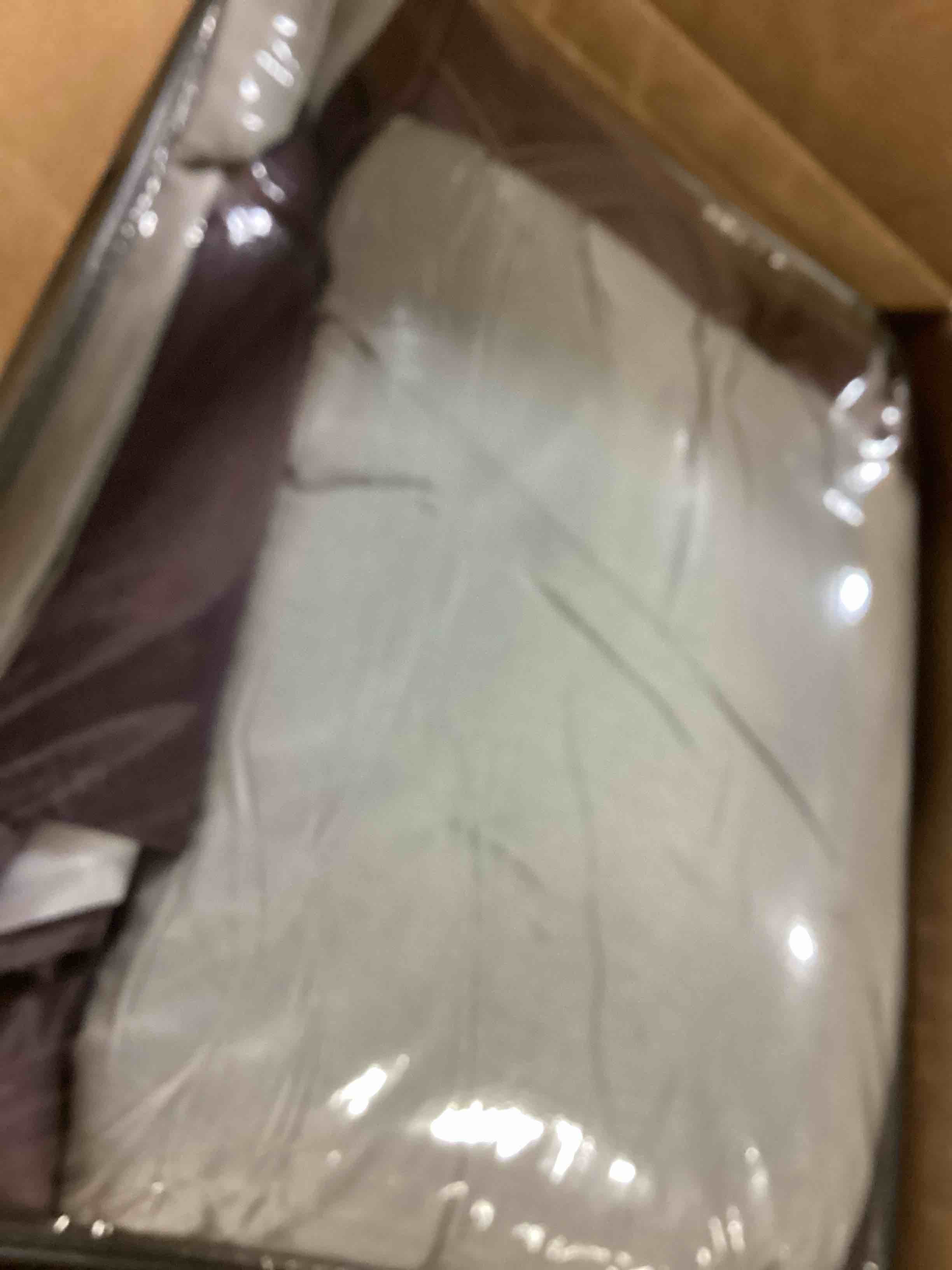 https://s3.amazonaws.com/lotting-images-prod/bidfta/GRA2470016_1745505249055.jpeg