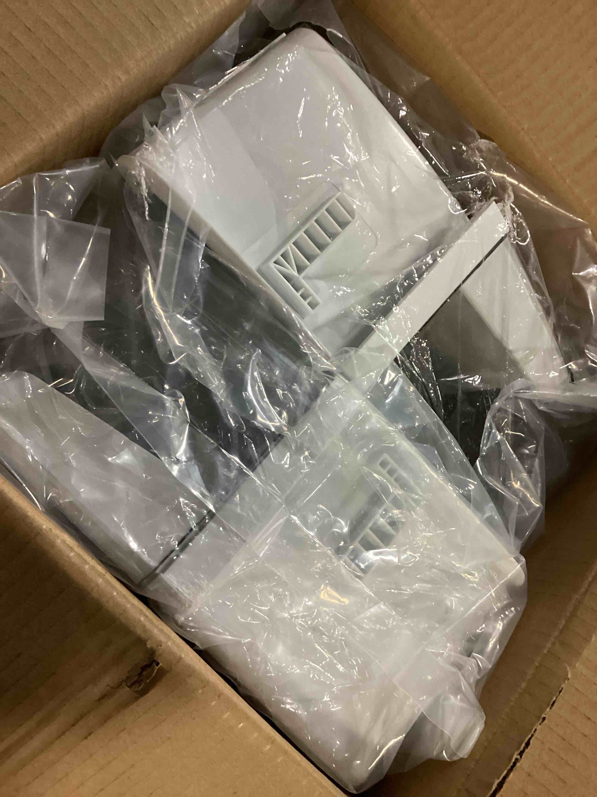 https://s3.amazonaws.com/lotting-images-prod/bidfta/GRA2470428_1745929519376.jpeg