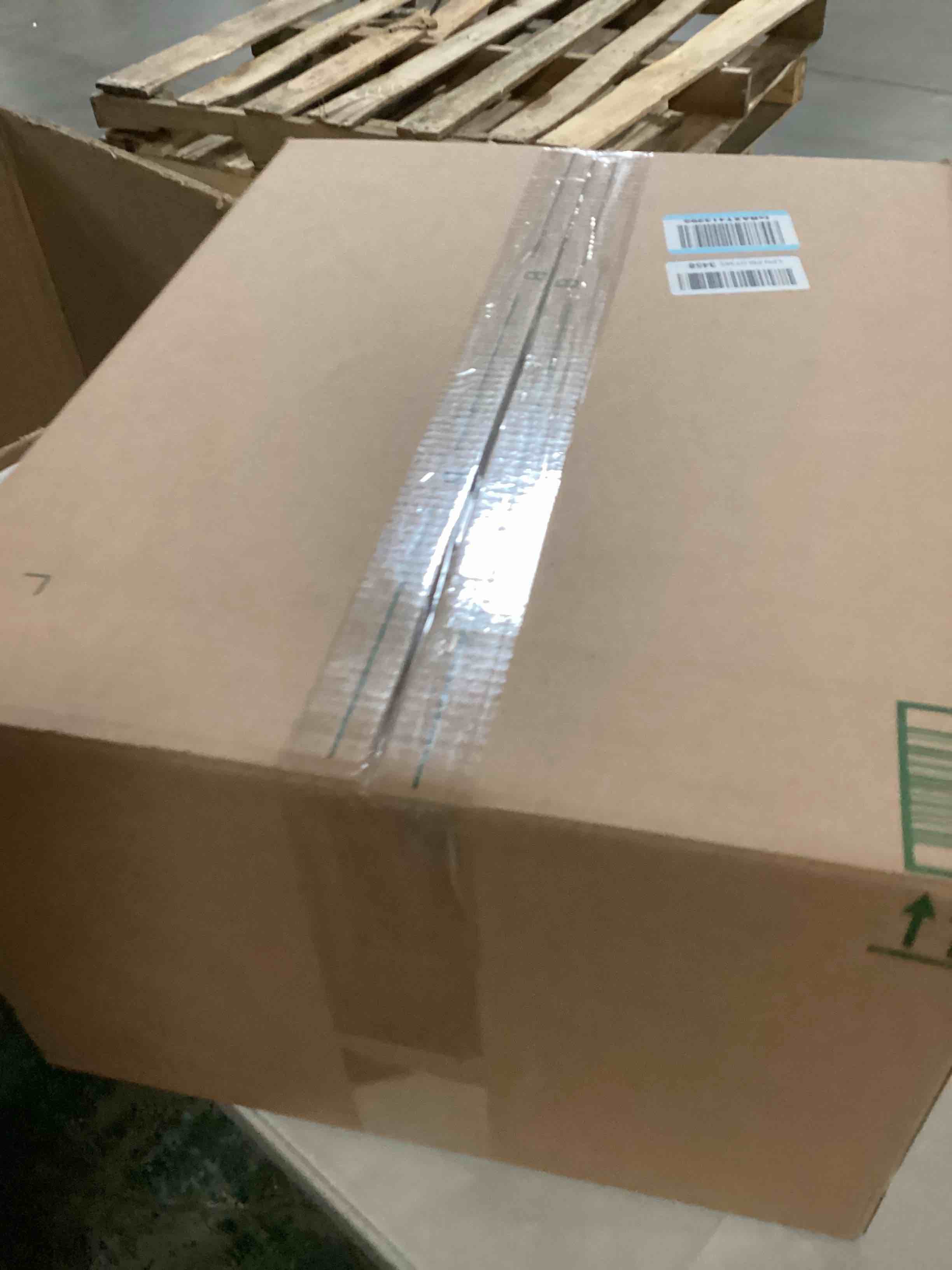 https://s3.amazonaws.com/lotting-images-prod/bidfta/GRA2470520_1745946156656.jpeg