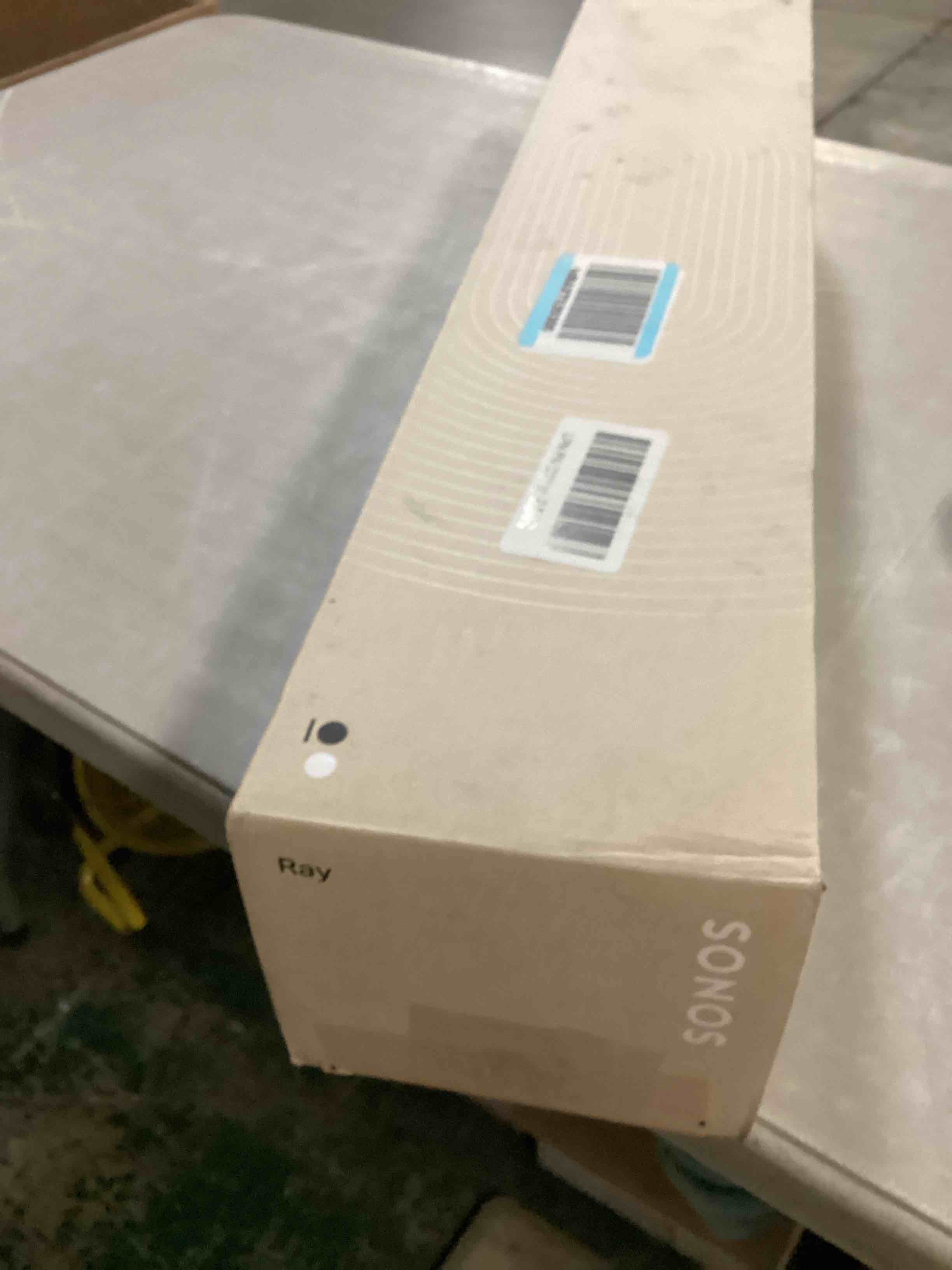 https://s3.amazonaws.com/lotting-images-prod/bidfta/GRA2470593_1746016901815.jpeg