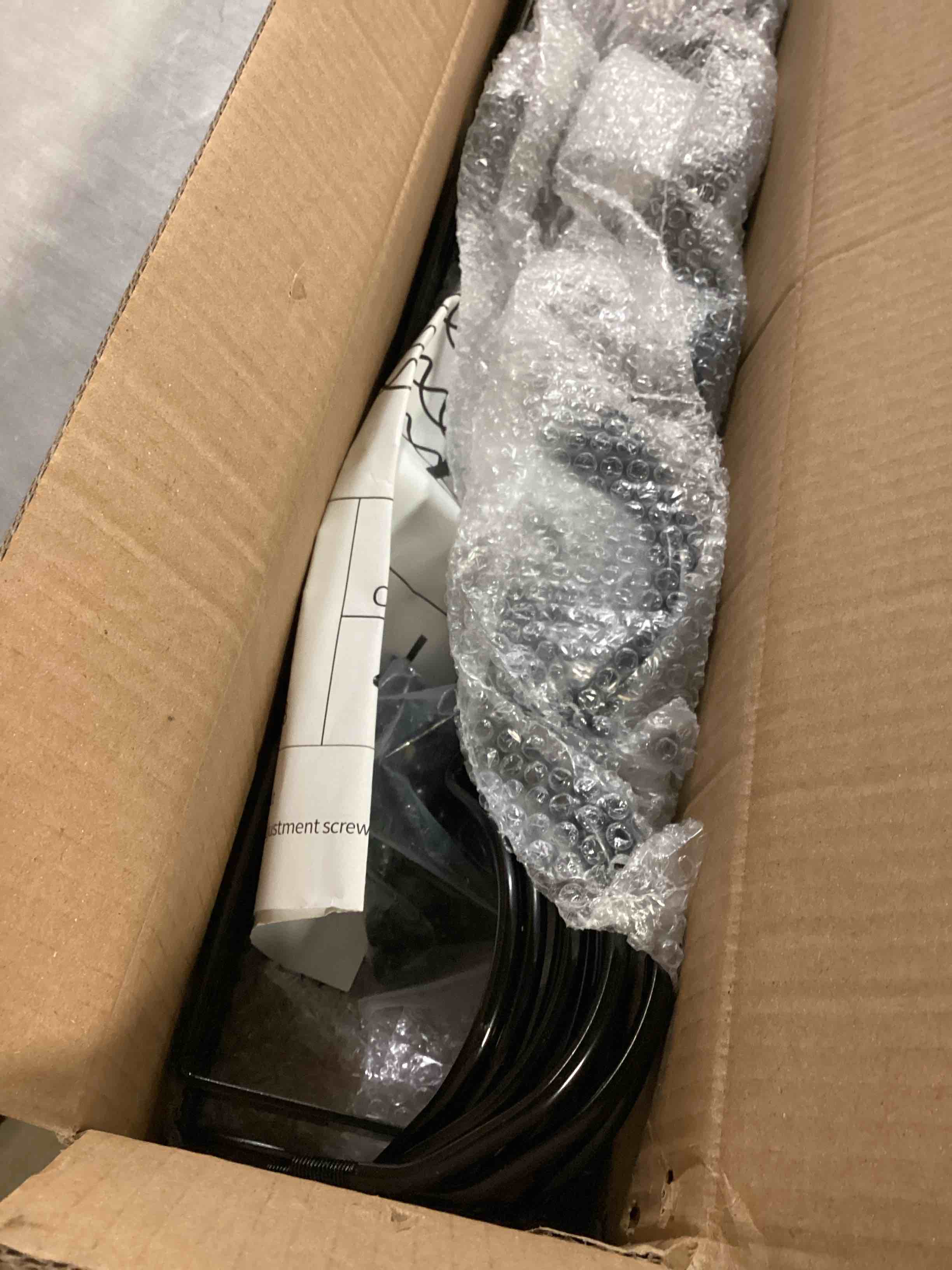 https://s3.amazonaws.com/lotting-images-prod/bidfta/GRA2470595_1746017358207.jpeg