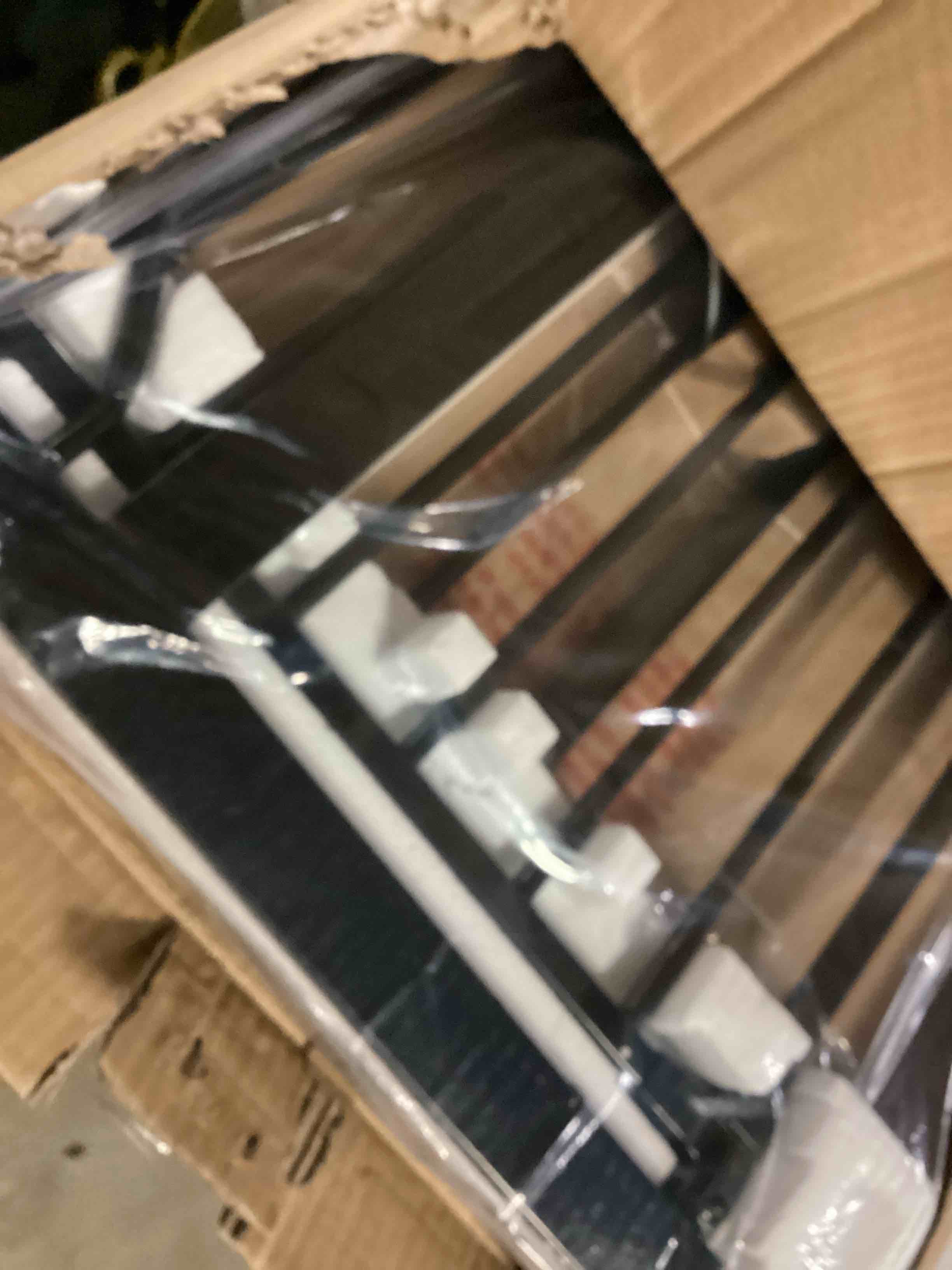https://s3.amazonaws.com/lotting-images-prod/bidfta/GRA2470627_1746023300585.jpeg