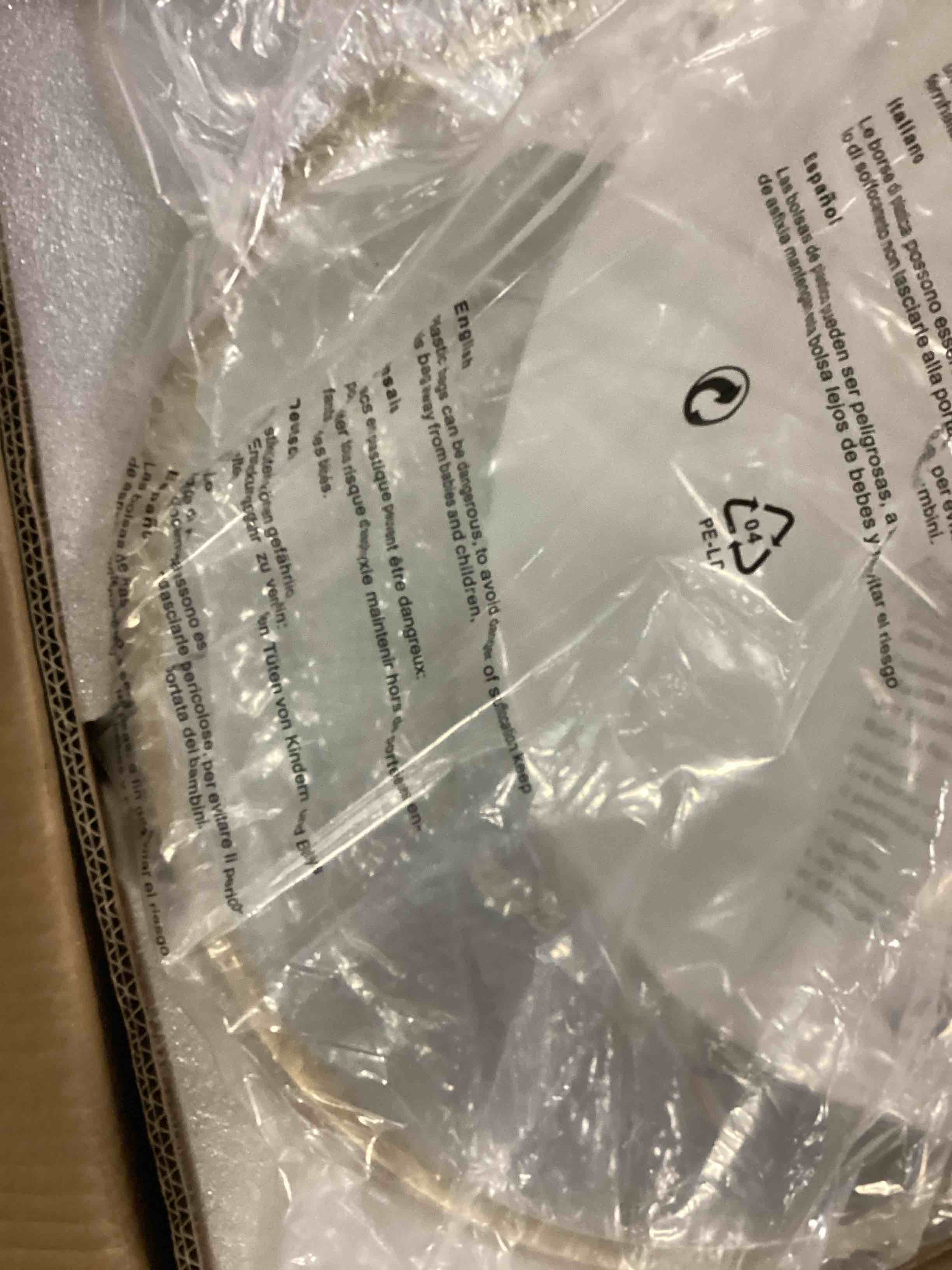 https://s3.amazonaws.com/lotting-images-prod/bidfta/GRA2470681_1746102337558.jpeg