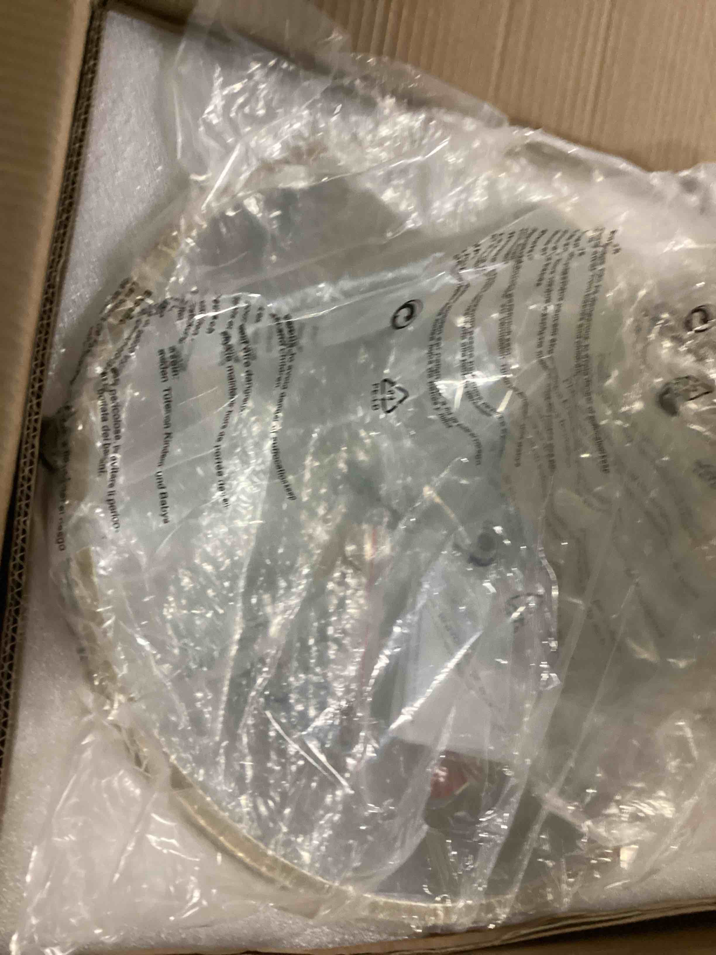 https://s3.amazonaws.com/lotting-images-prod/bidfta/GRA2470681_1746102348537.jpeg