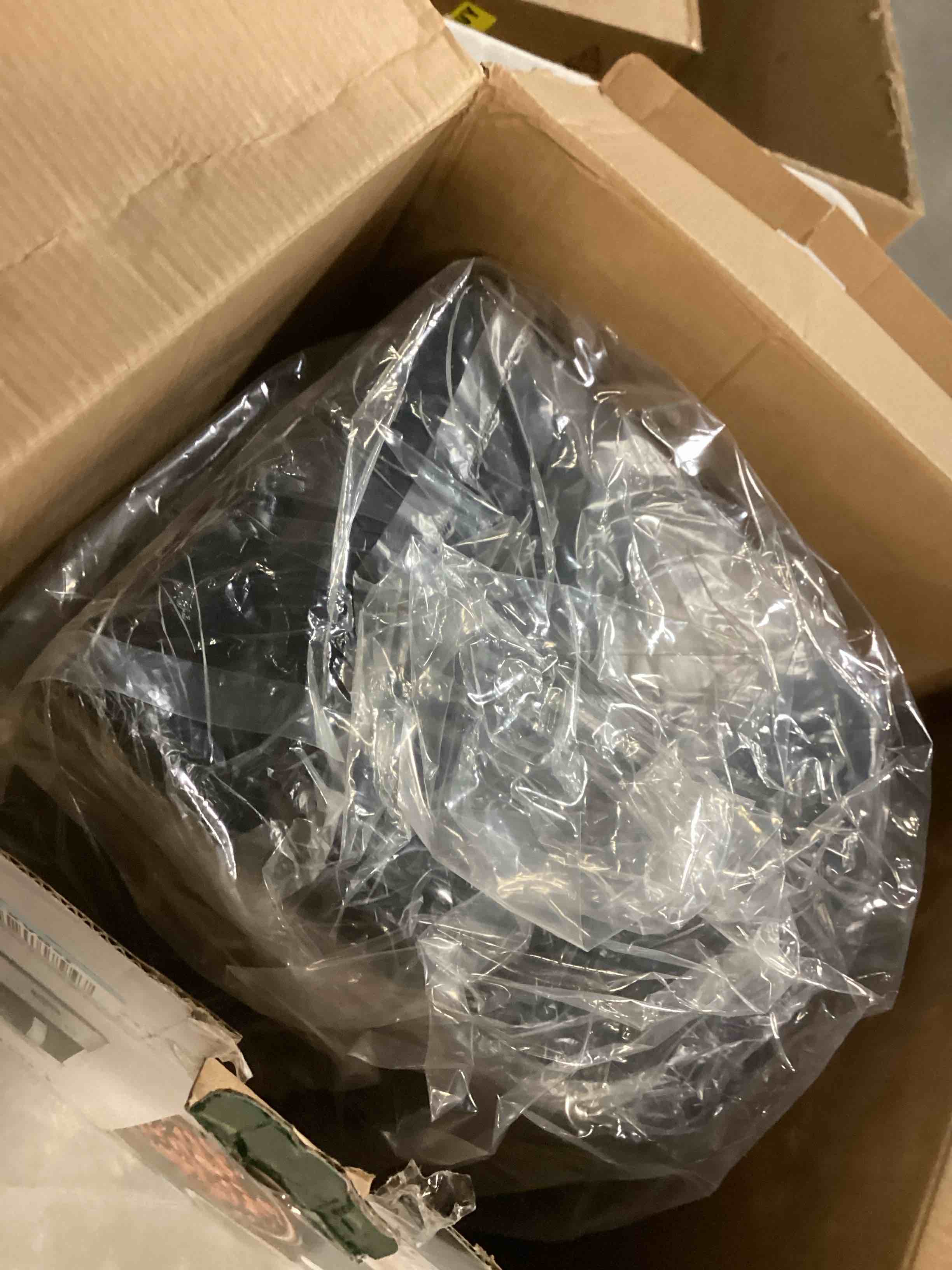 https://s3.amazonaws.com/lotting-images-prod/bidfta/GRA2470718_1746109471704.jpeg
