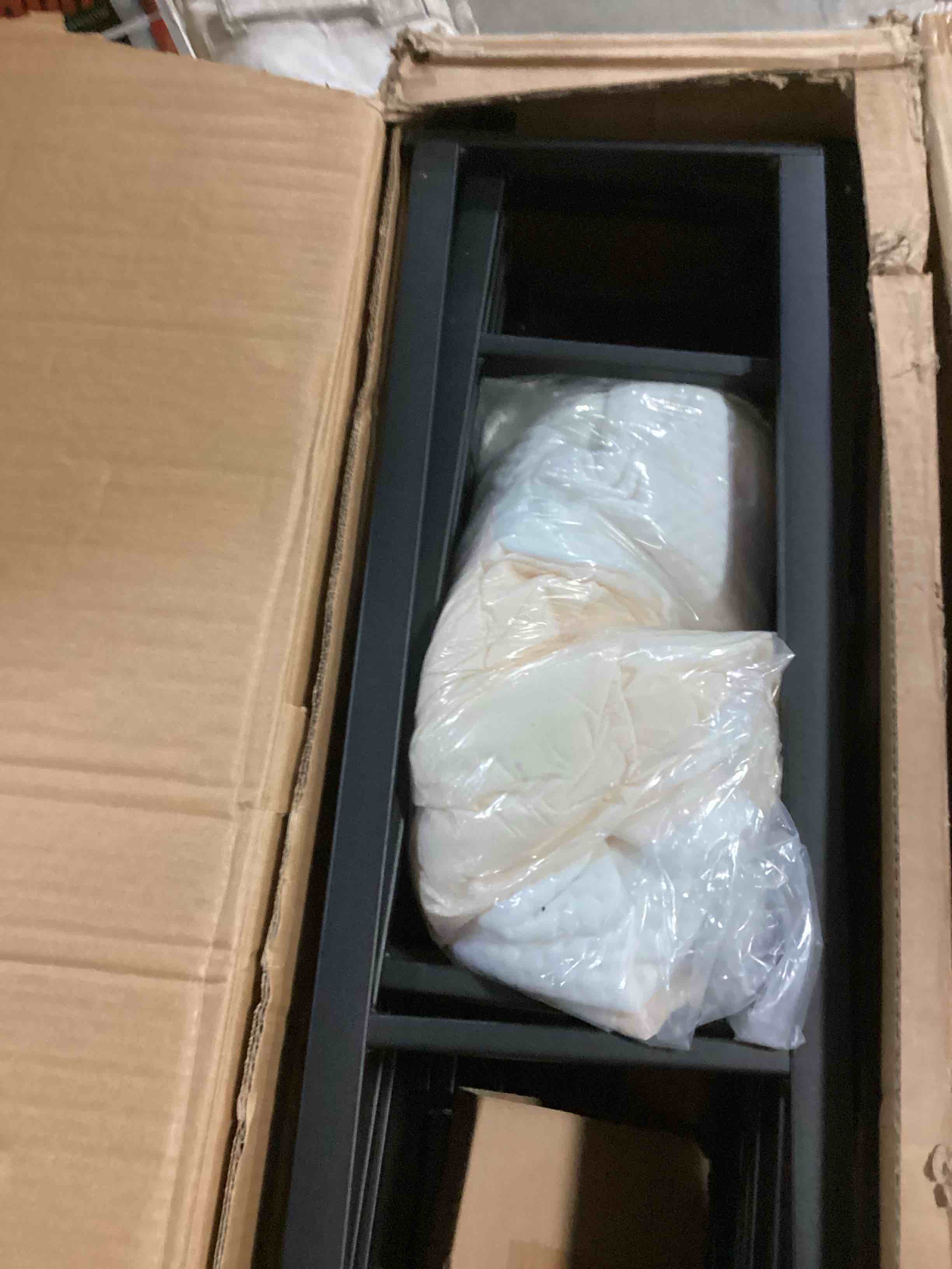 https://s3.amazonaws.com/lotting-images-prod/bidfta/GRA2470756_1746118156980.jpeg