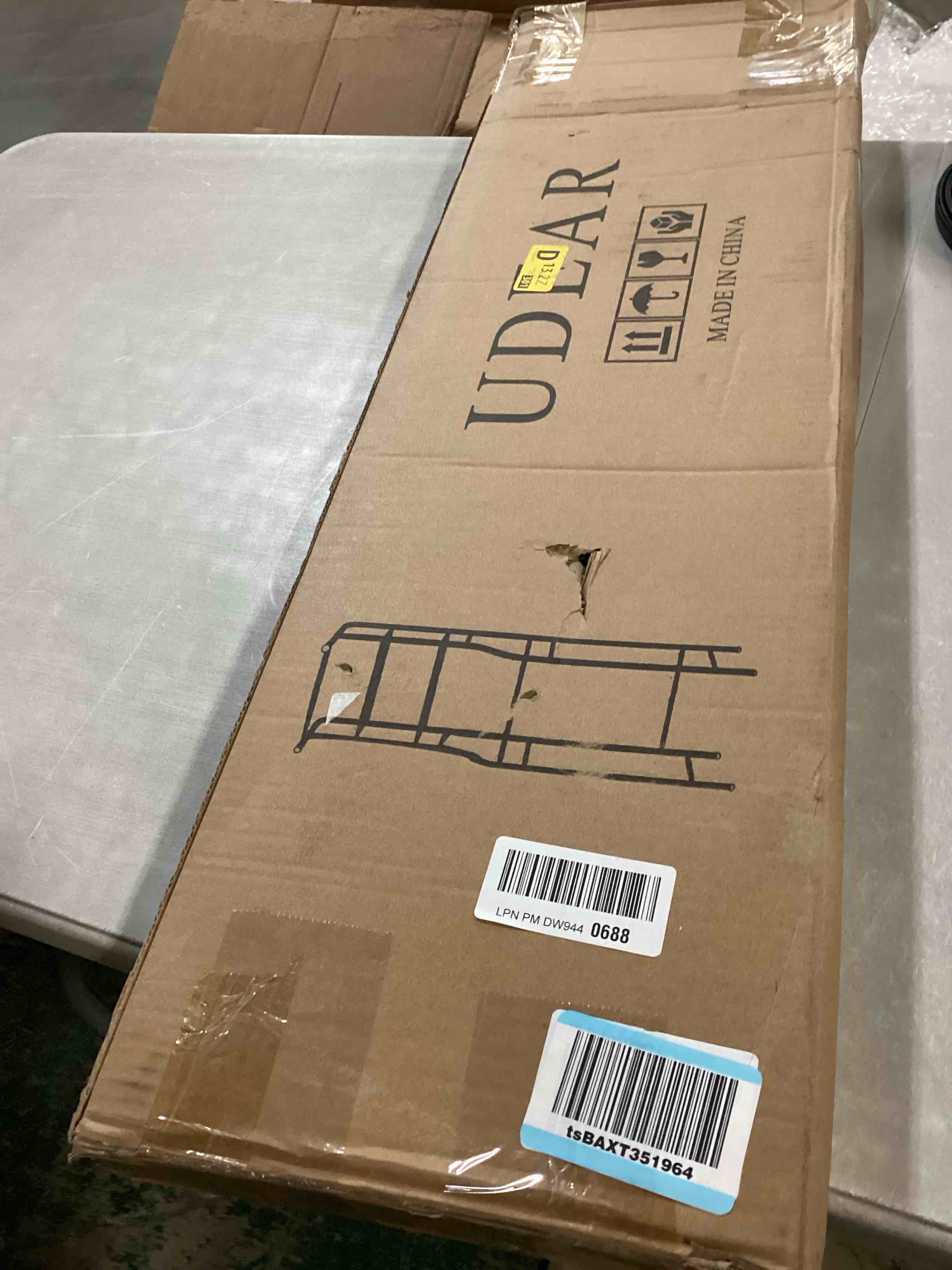 https://s3.amazonaws.com/lotting-images-prod/bidfta/GRA2470820_1746188907990.jpeg