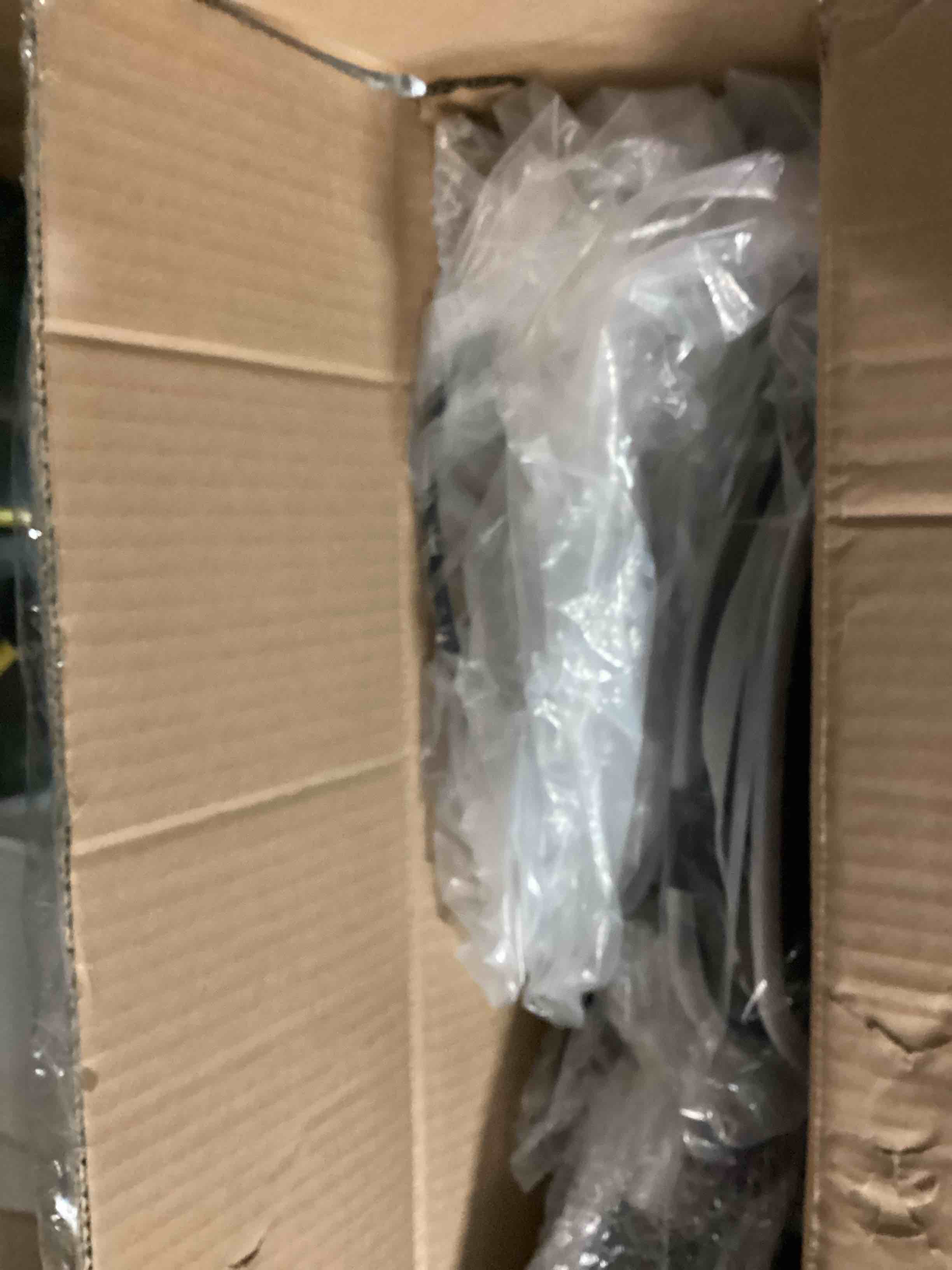 https://s3.amazonaws.com/lotting-images-prod/bidfta/GRA2470850_1746193251877.jpeg