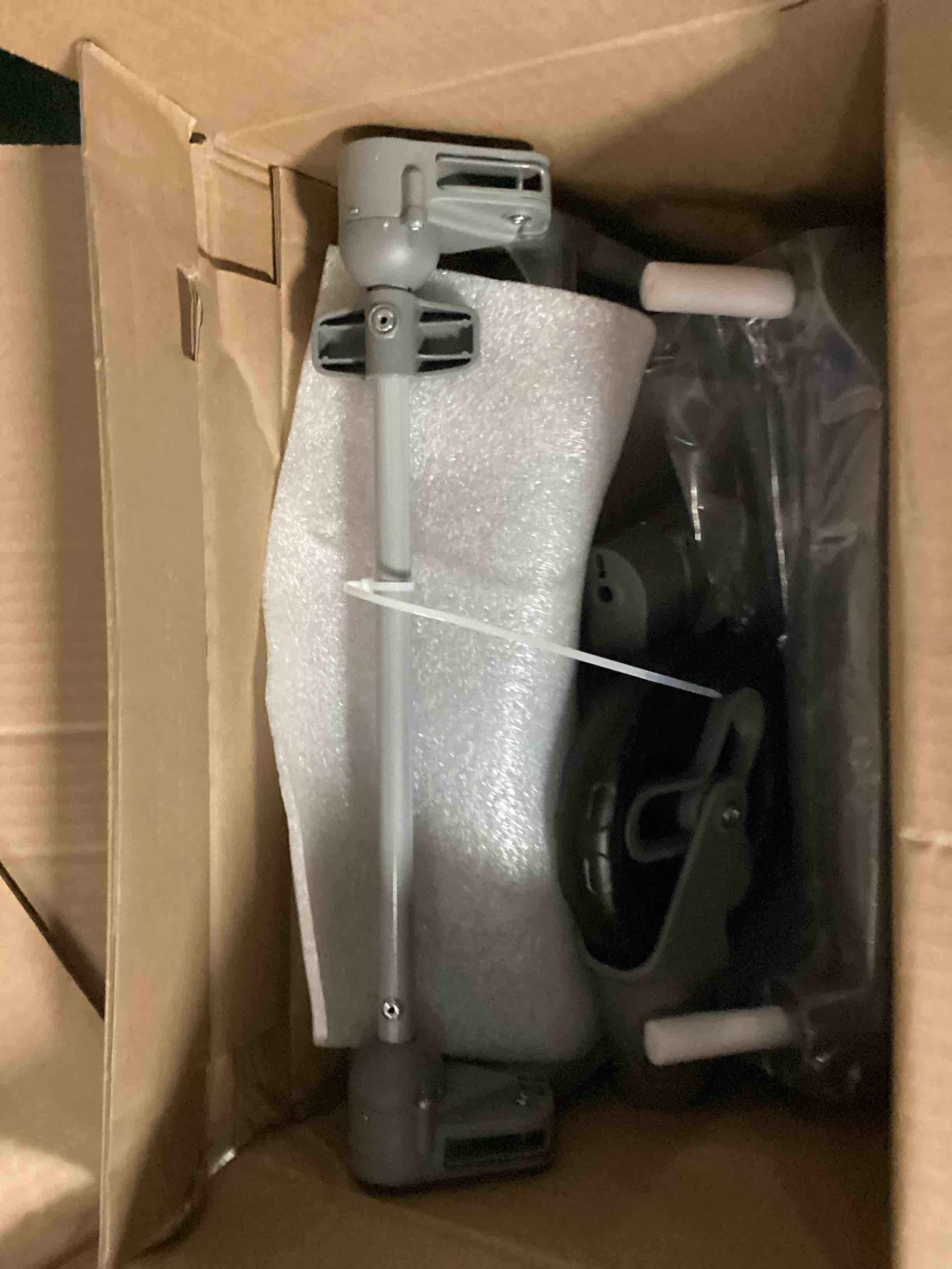 https://s3.amazonaws.com/lotting-images-prod/bidfta/GRA2470879_1746198952064.jpeg