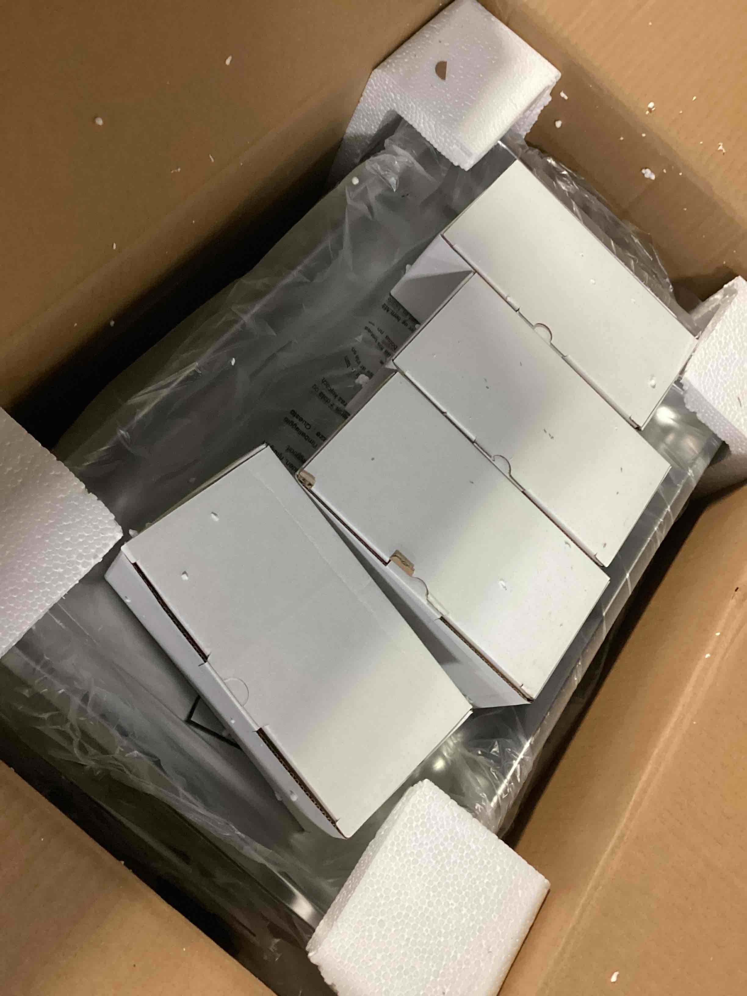 https://s3.amazonaws.com/lotting-images-prod/bidfta/GRA2470925_1746211485466.jpeg