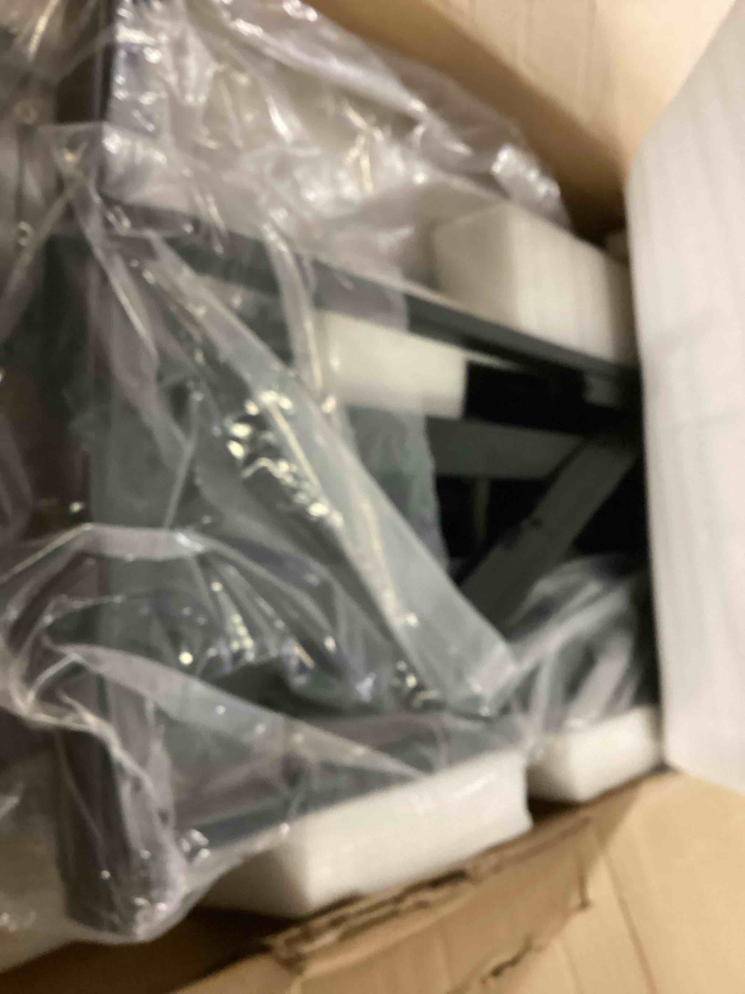 https://s3.amazonaws.com/lotting-images-prod/bidfta/GRA2470948_1746445156588.jpeg
