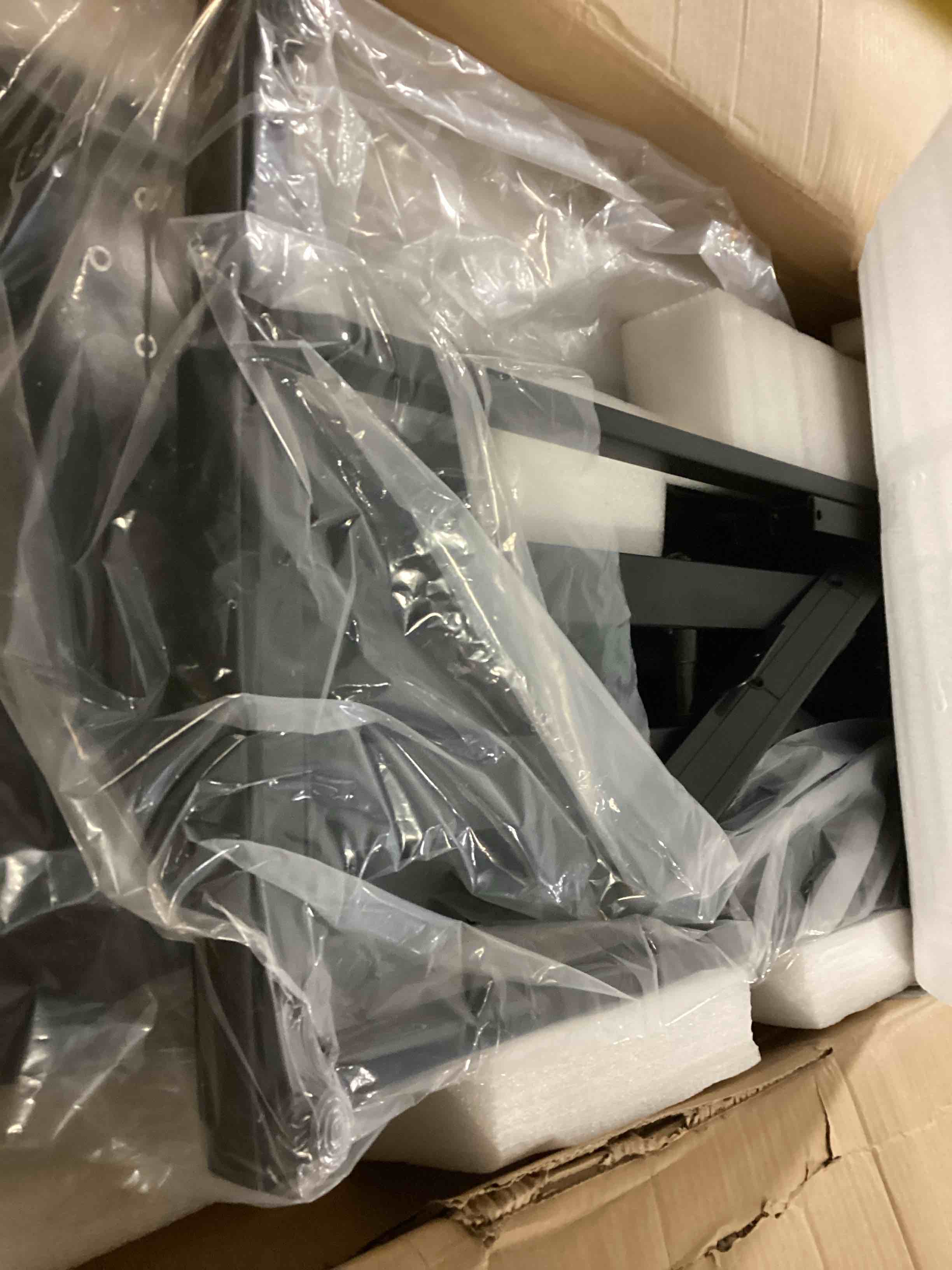 https://s3.amazonaws.com/lotting-images-prod/bidfta/GRA2470948_1746445157887.jpeg