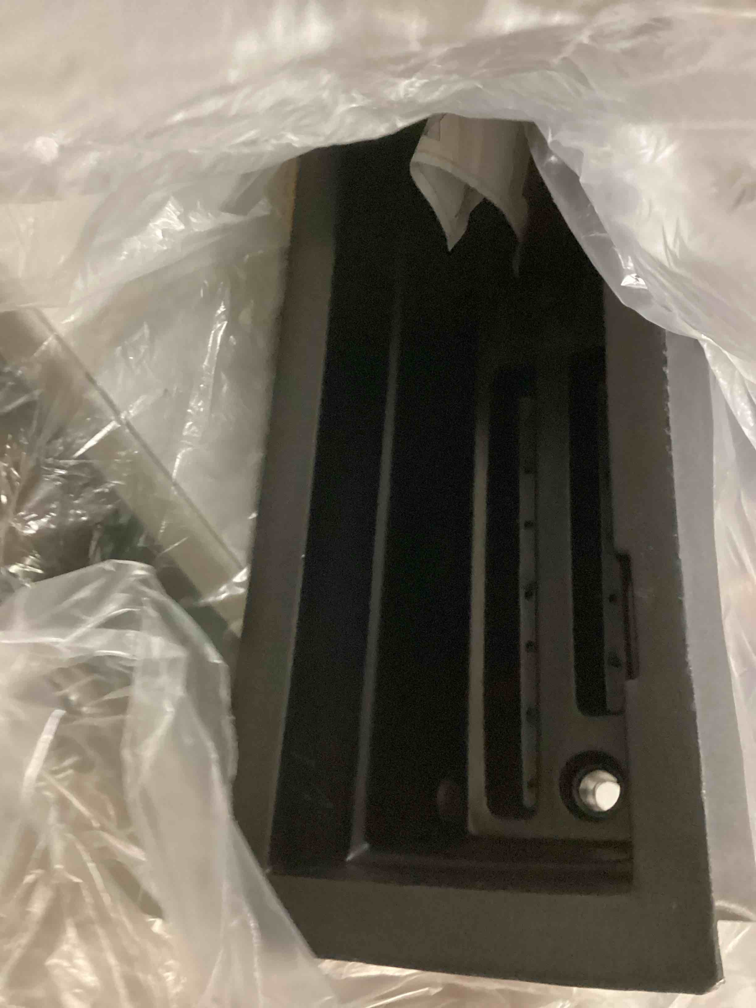 https://s3.amazonaws.com/lotting-images-prod/bidfta/GRA2471095_1746470928874.jpeg