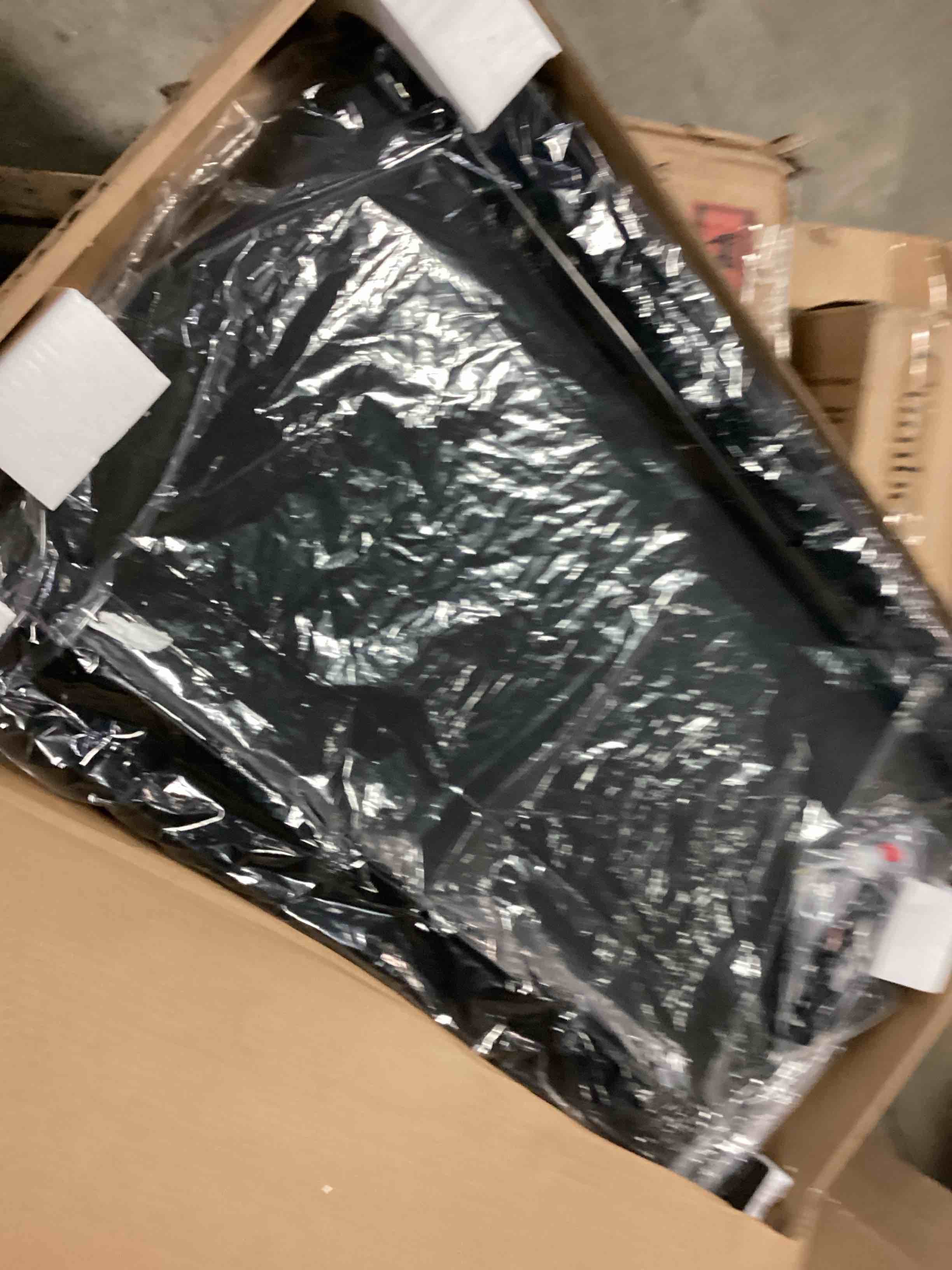 https://s3.amazonaws.com/lotting-images-prod/bidfta/GRA2471110_1746531847358.jpeg