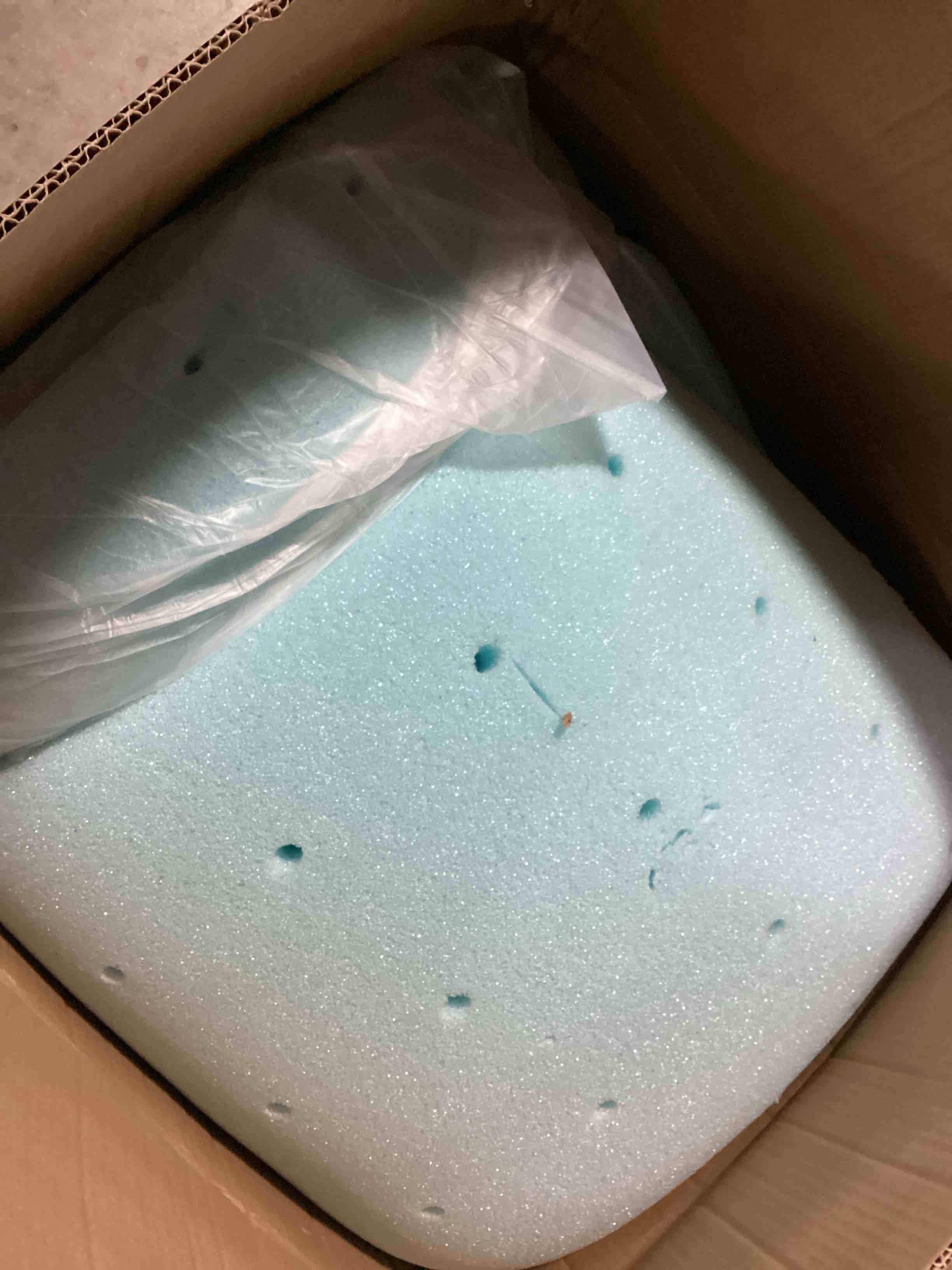 https://s3.amazonaws.com/lotting-images-prod/bidfta/GRA2471114_1746532445897.jpeg