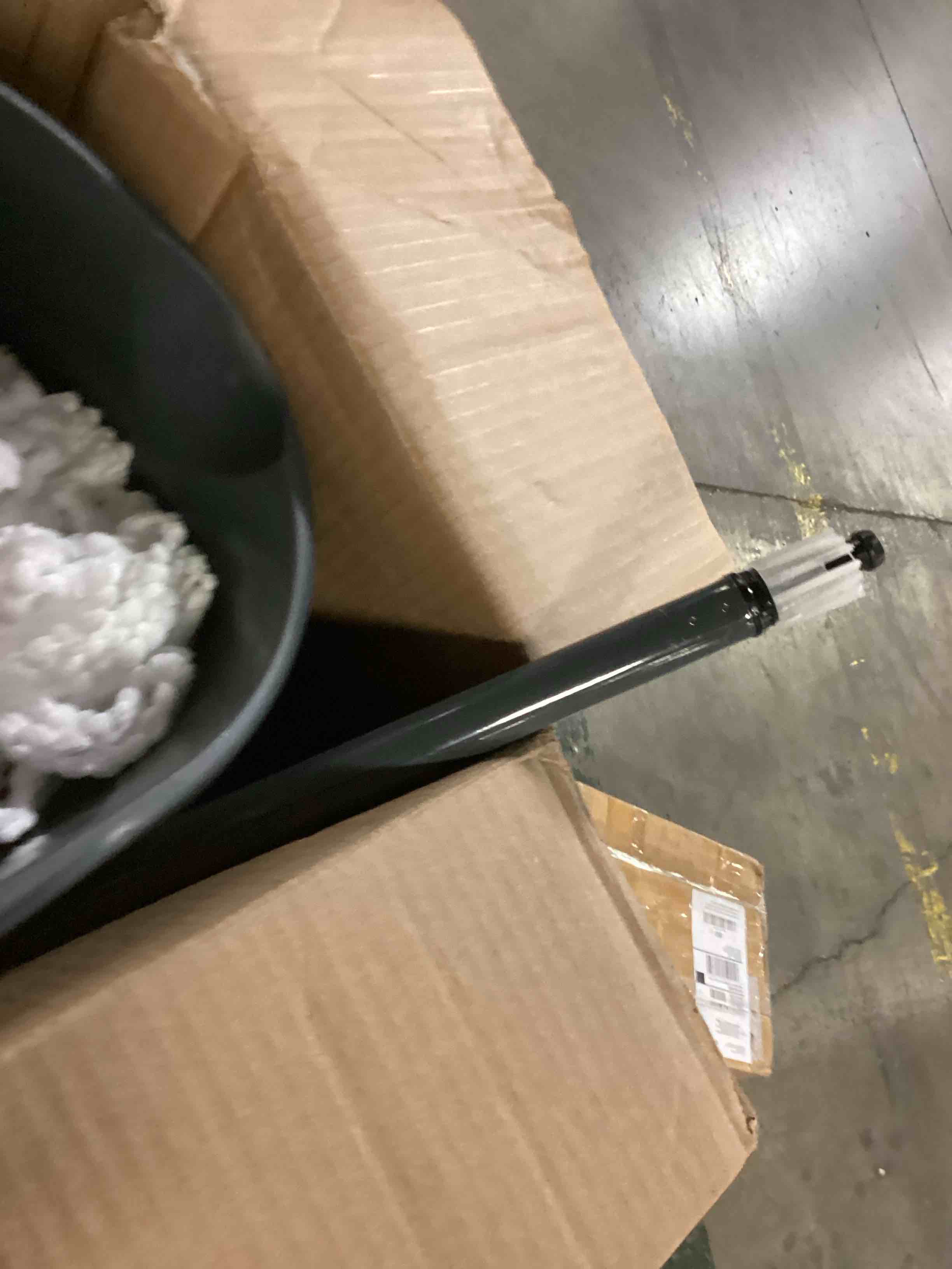 https://s3.amazonaws.com/lotting-images-prod/bidfta/GRA2471187_1746544703326.jpeg