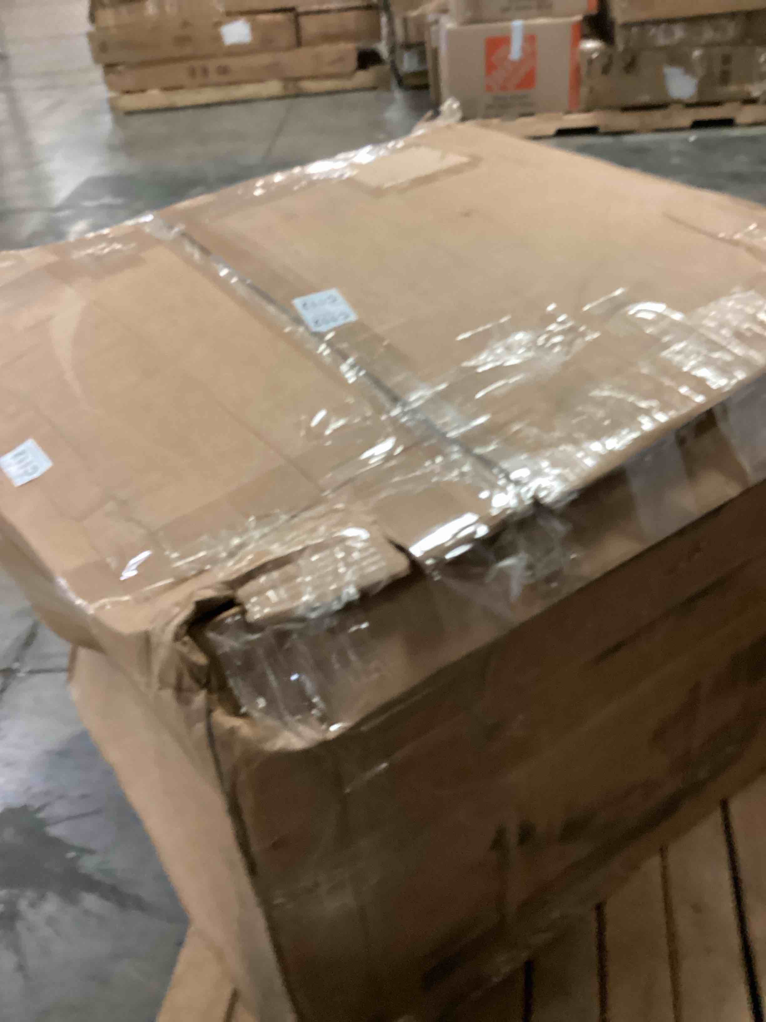 https://s3.amazonaws.com/lotting-images-prod/bidfta/GRA2471294_1746637409732.jpeg