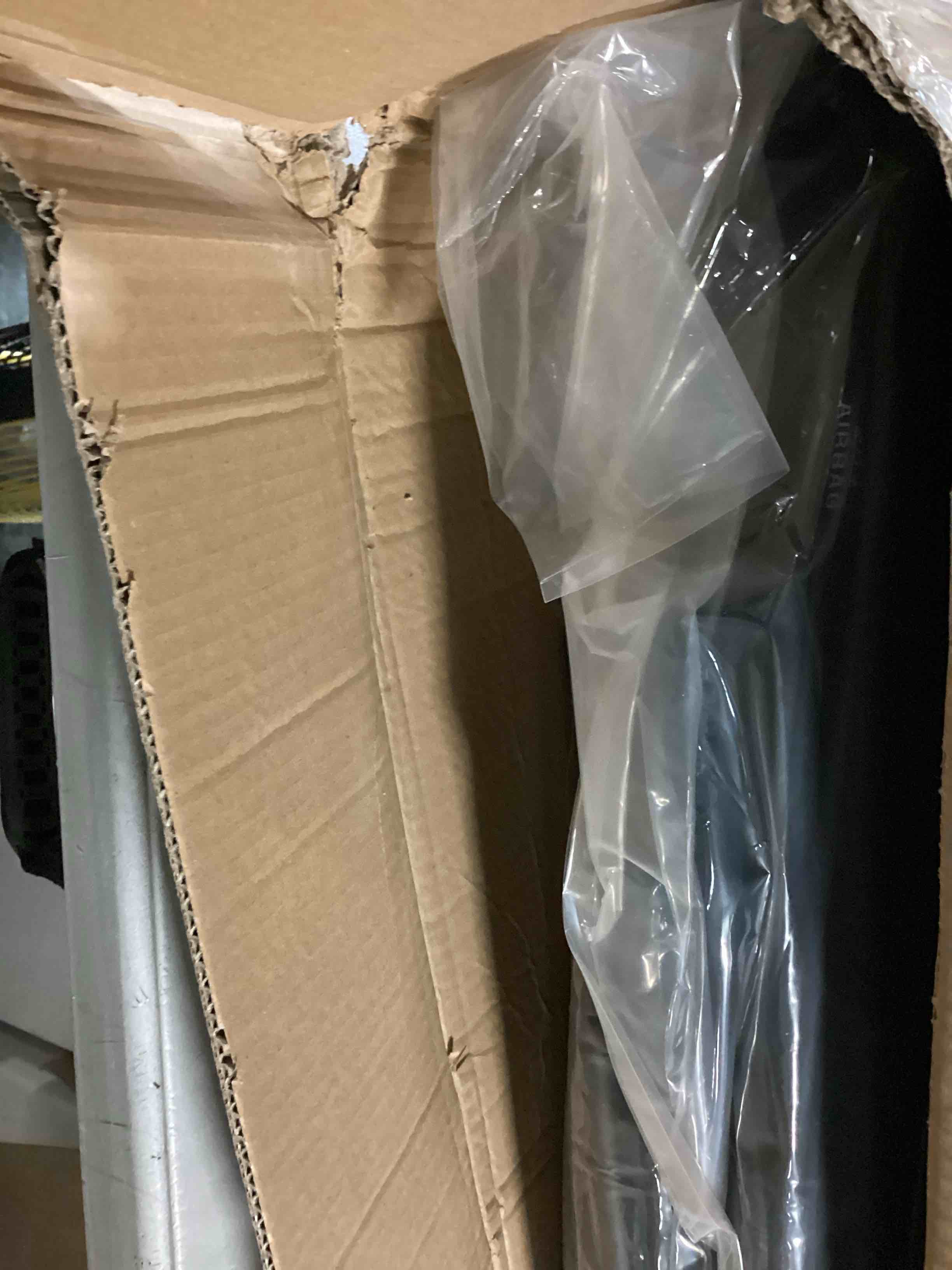 https://s3.amazonaws.com/lotting-images-prod/bidfta/GRA2471453_1746729863816.jpeg