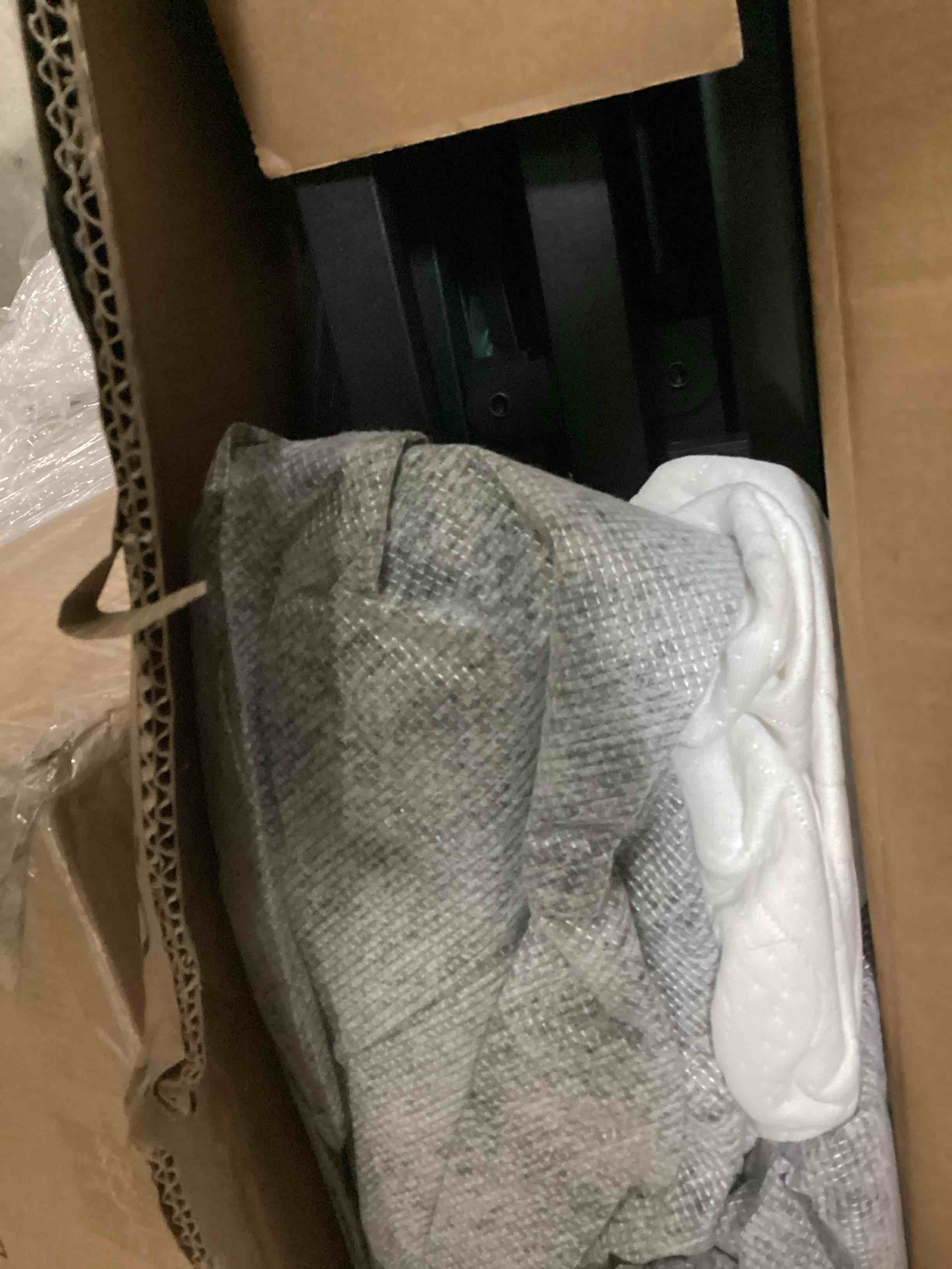 https://s3.amazonaws.com/lotting-images-prod/bidfta/GRA2471738_1747071653295.jpeg
