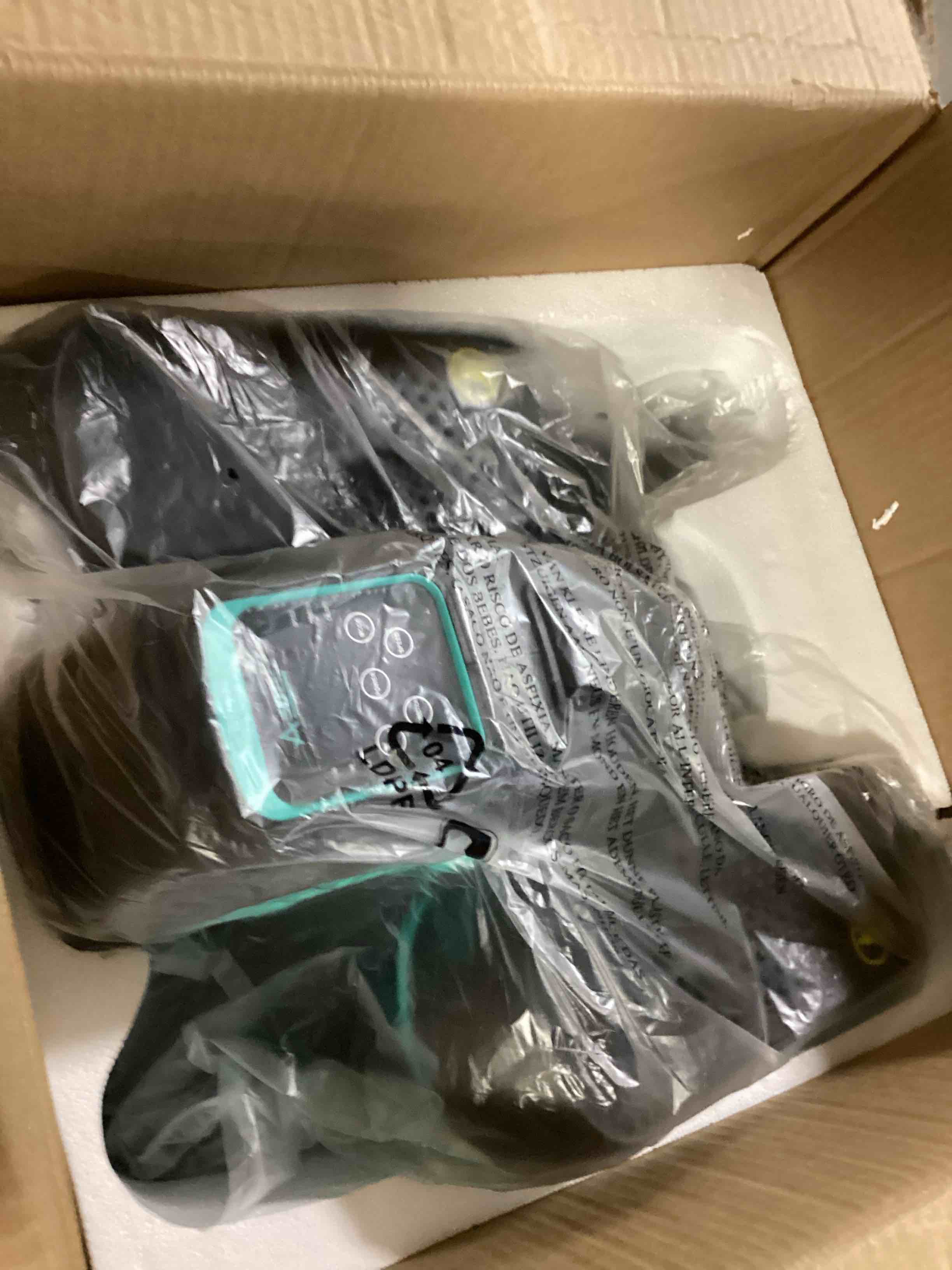 https://s3.amazonaws.com/lotting-images-prod/bidfta/GRA2472089_1747311585266.jpeg