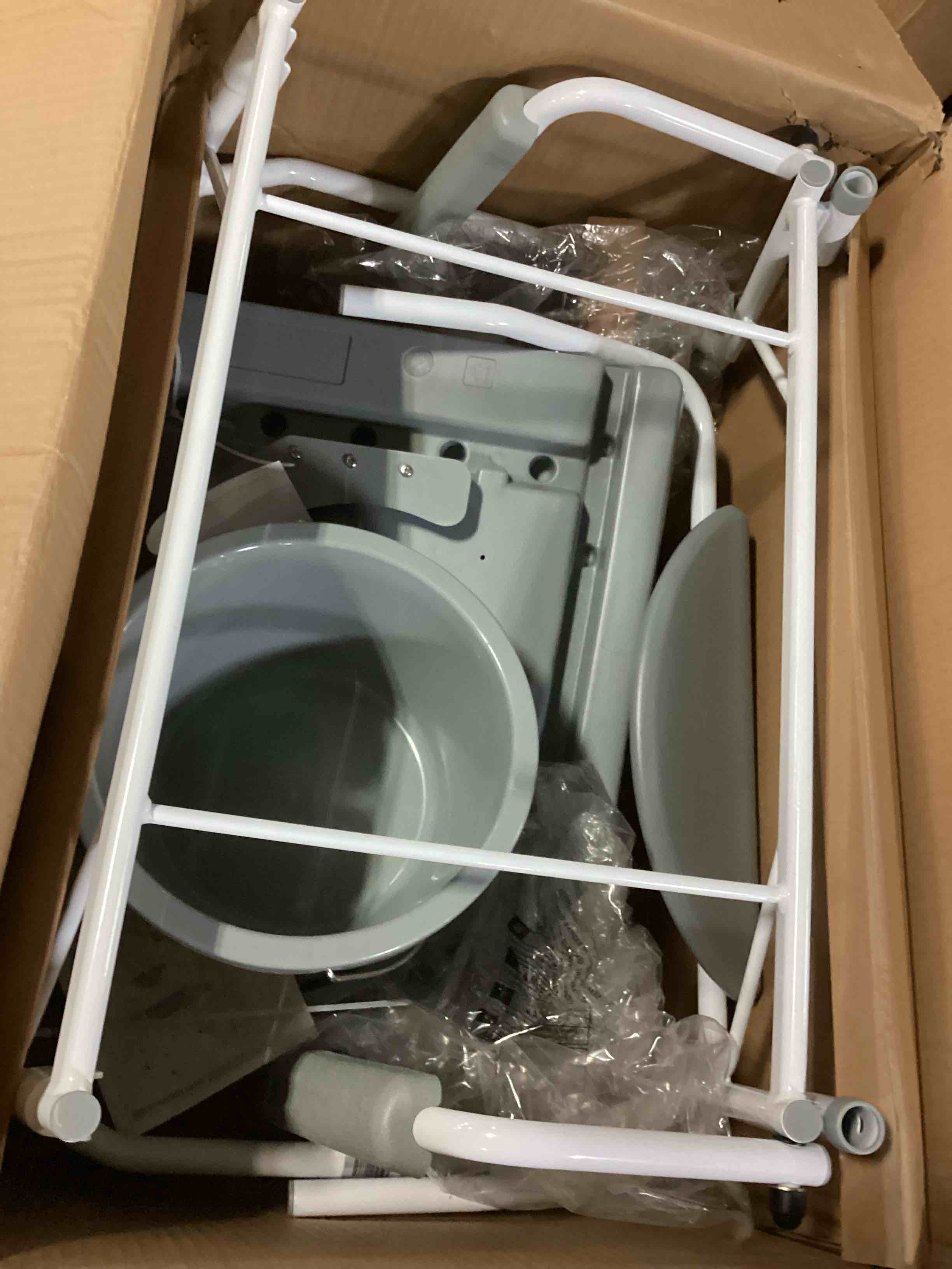 https://s3.amazonaws.com/lotting-images-prod/bidfta/GRA2472271_1747399437245.jpeg