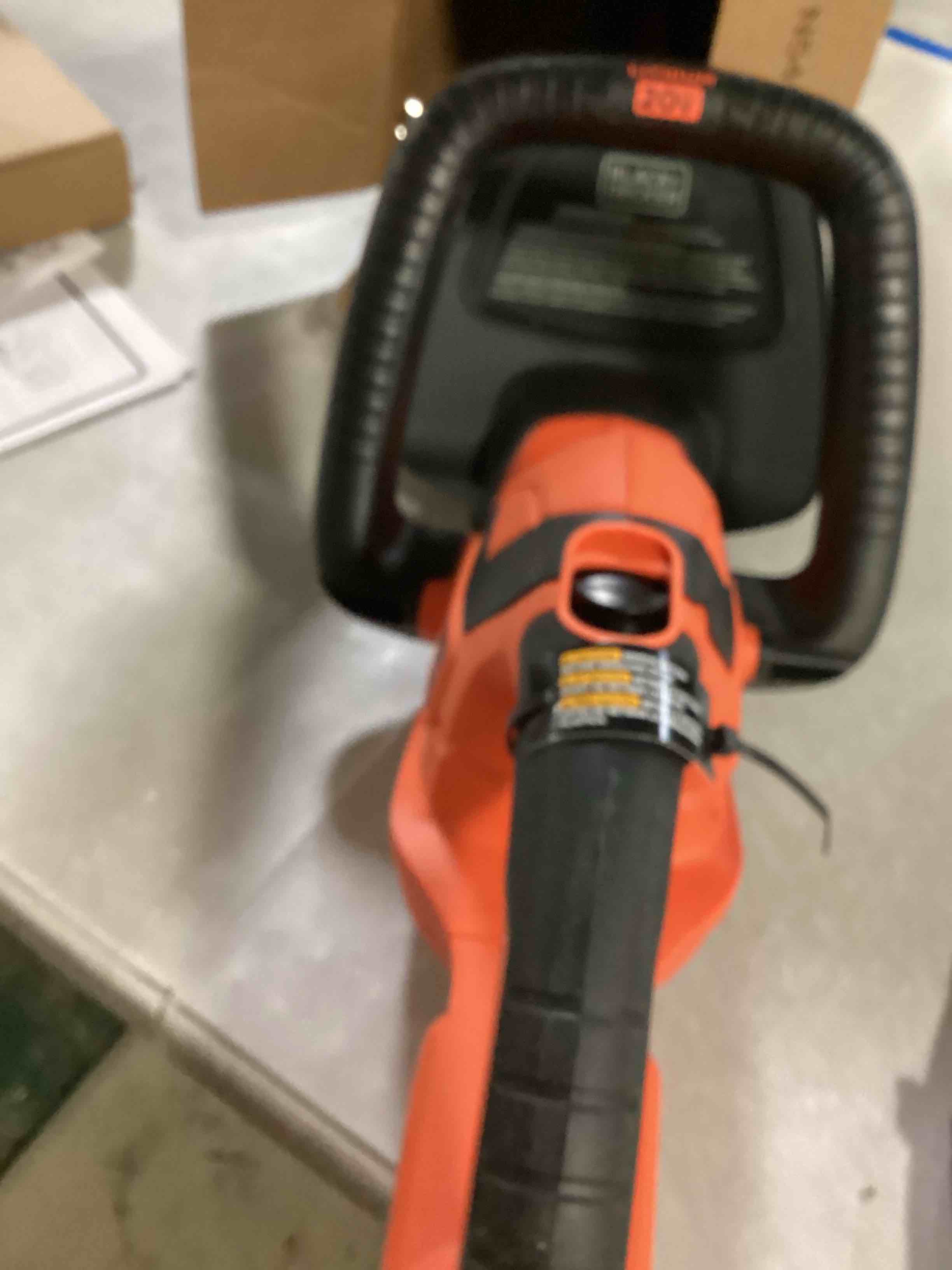 https://s3.amazonaws.com/lotting-images-prod/bidfta/GRA2472311_1747406130543.jpeg