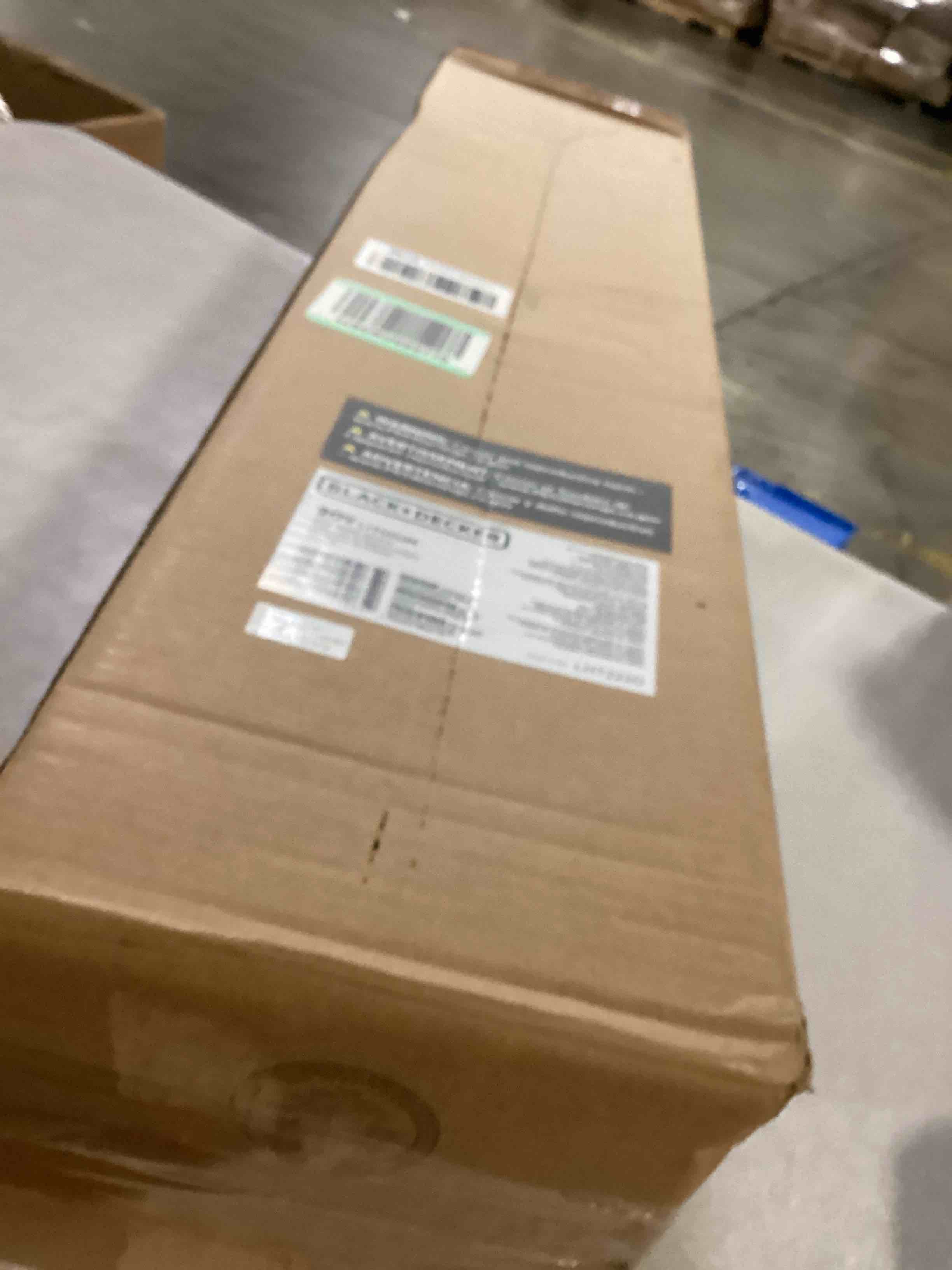 https://s3.amazonaws.com/lotting-images-prod/bidfta/GRA2472311_1747406166012.jpeg